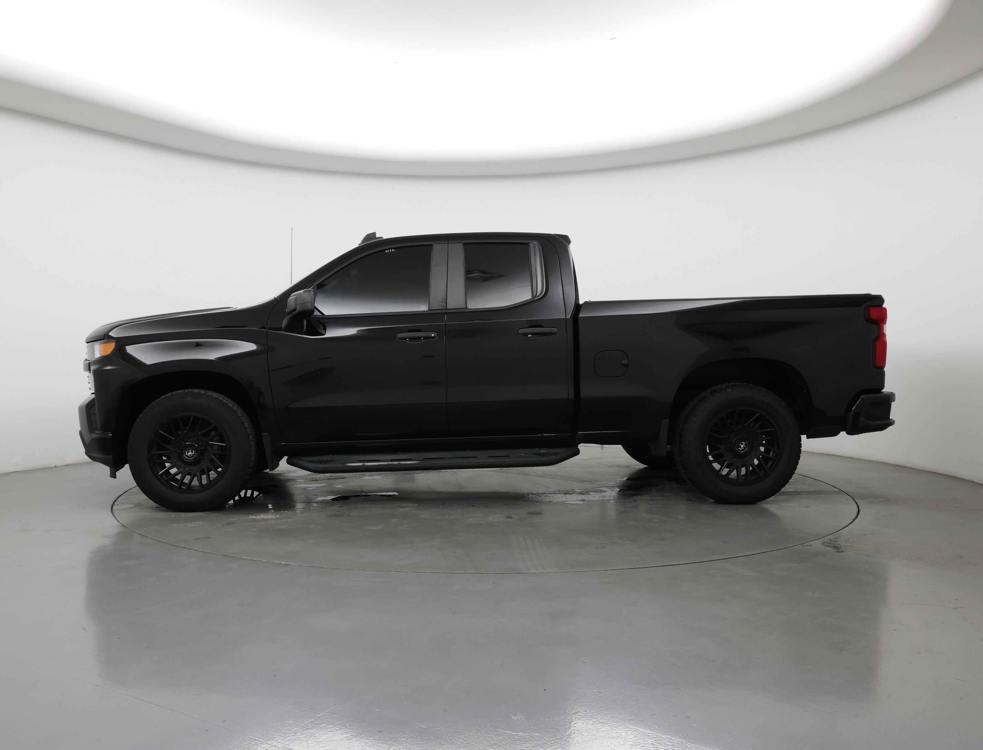 Thumbnail: 2020 Chevrolet Silverado 1500 - 3