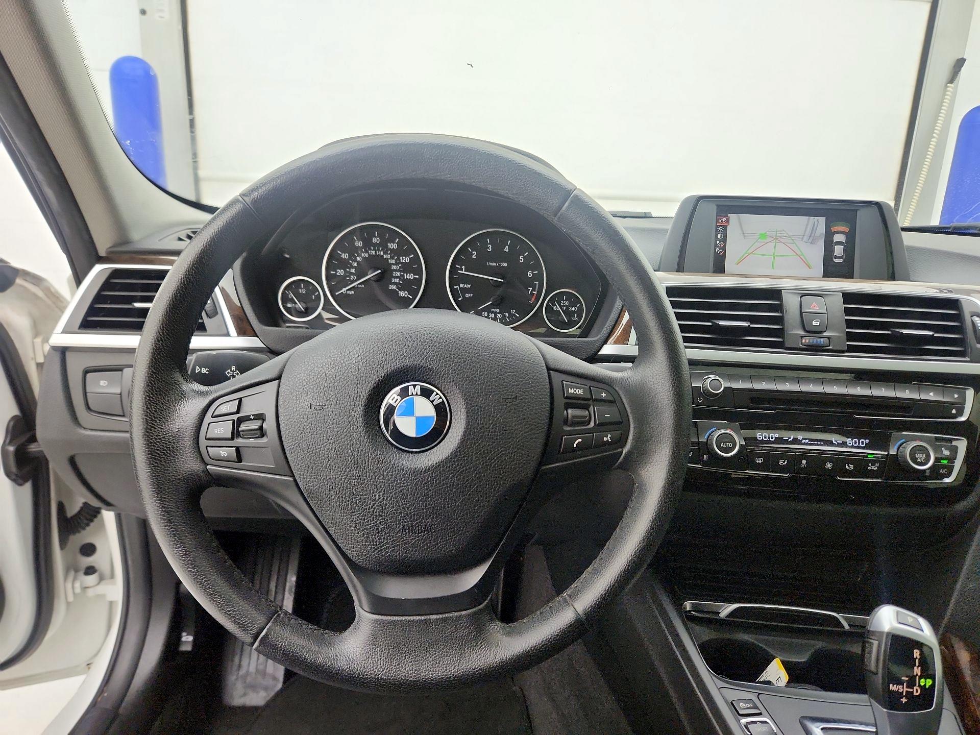 Thumbnail: 2017 BMW 3 Series - 10