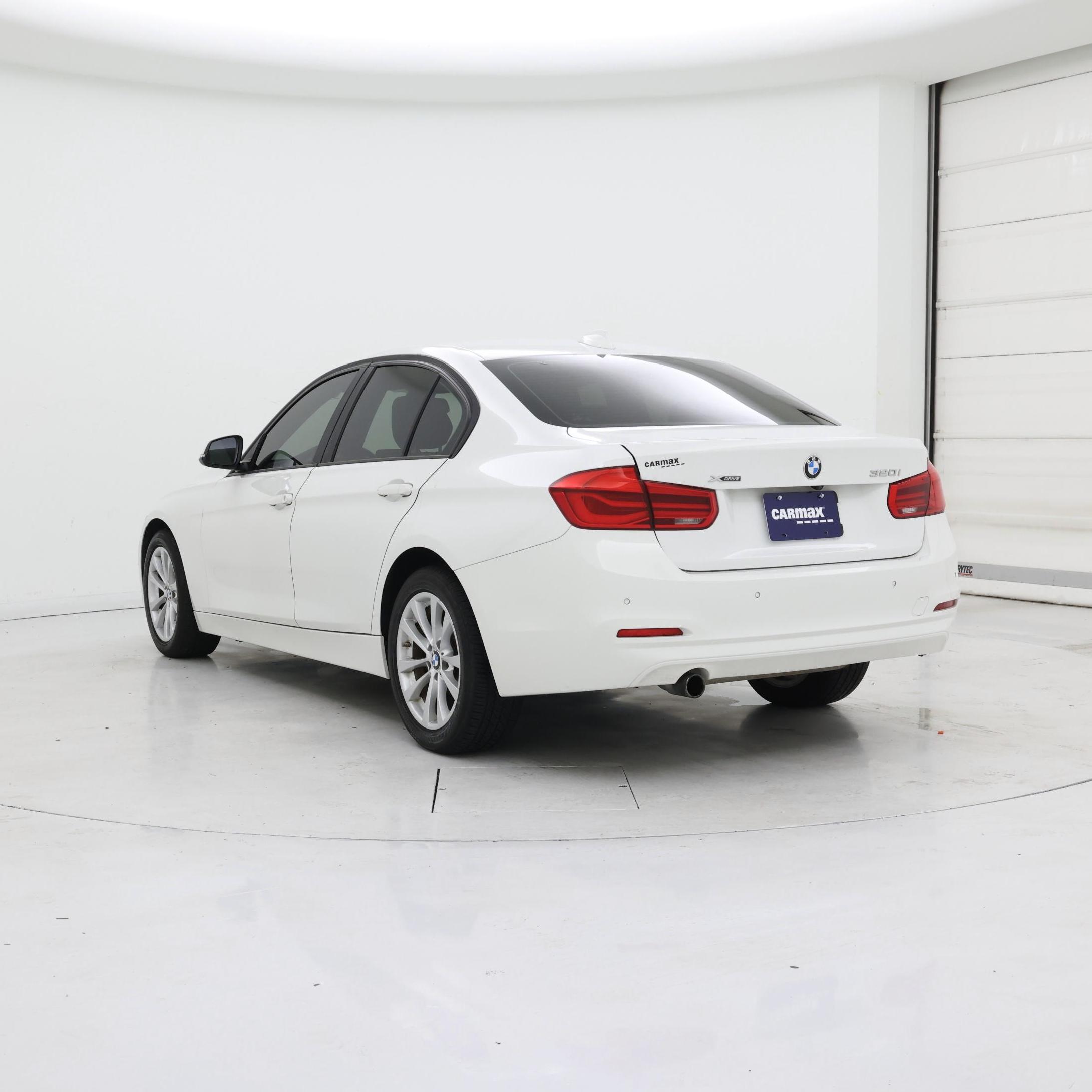 Thumbnail: 2017 BMW 3 Series - 2