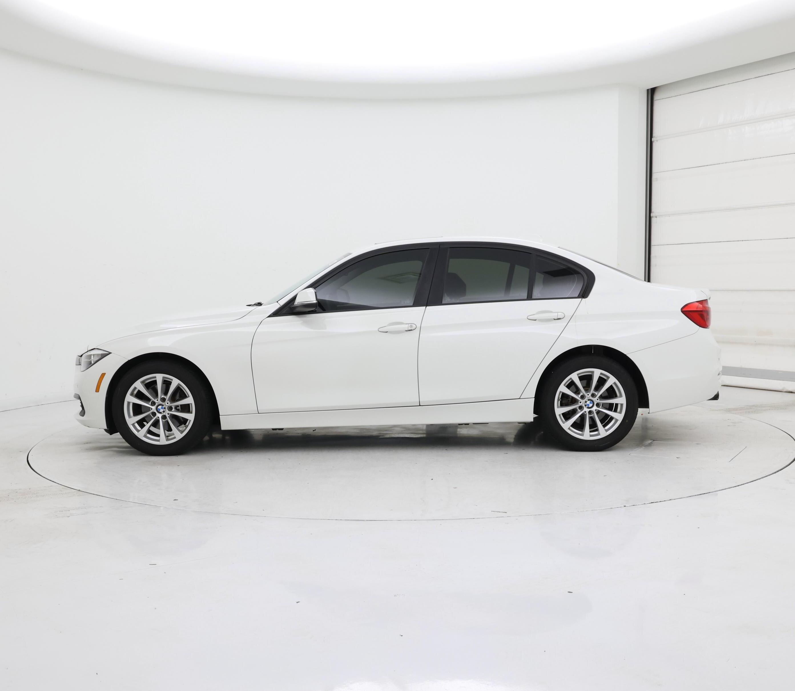 Thumbnail: 2017 BMW 3 Series - 3