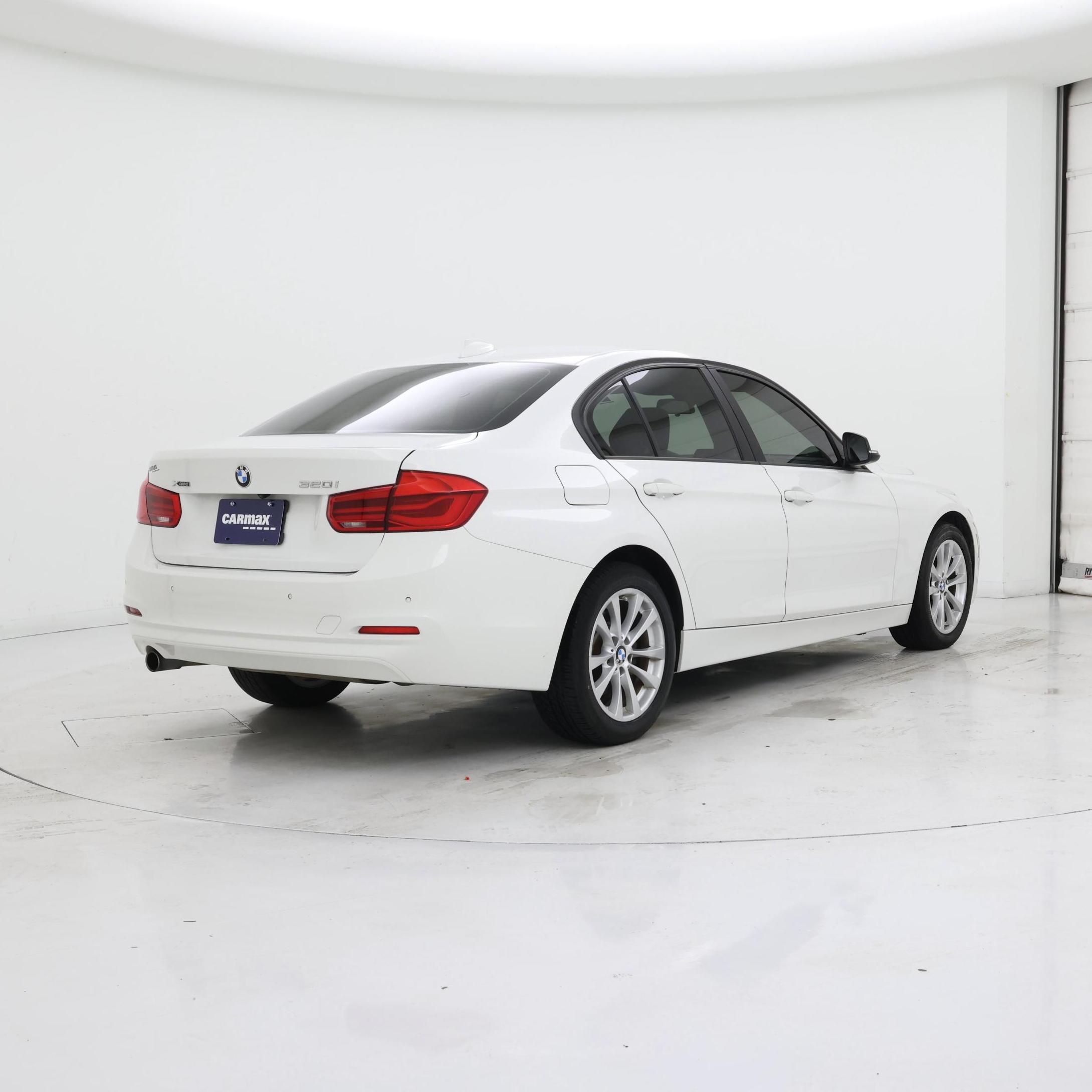 Thumbnail: 2017 BMW 3 Series - 8