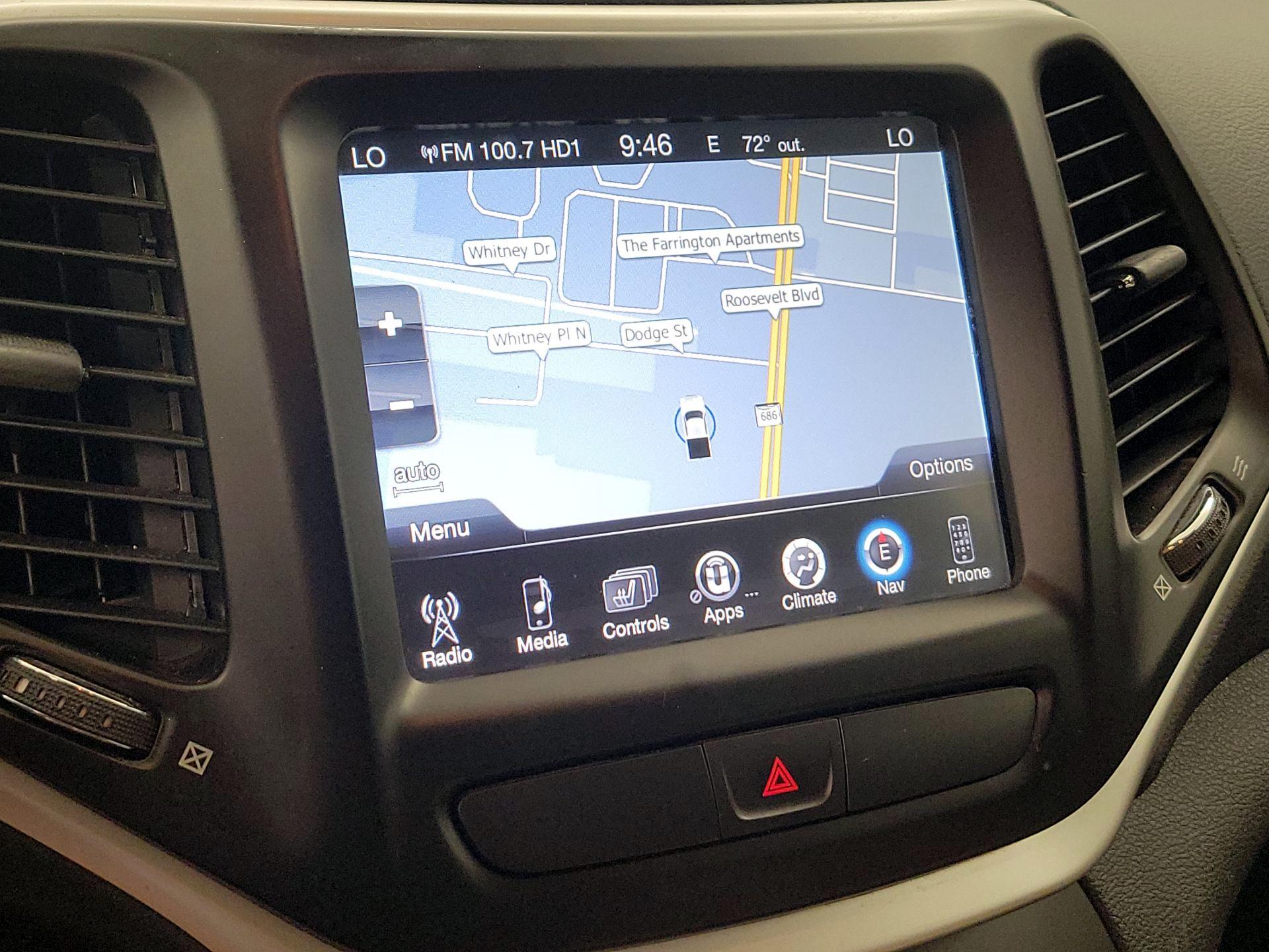 Thumbnail: 2017 Jeep Cherokee - 14