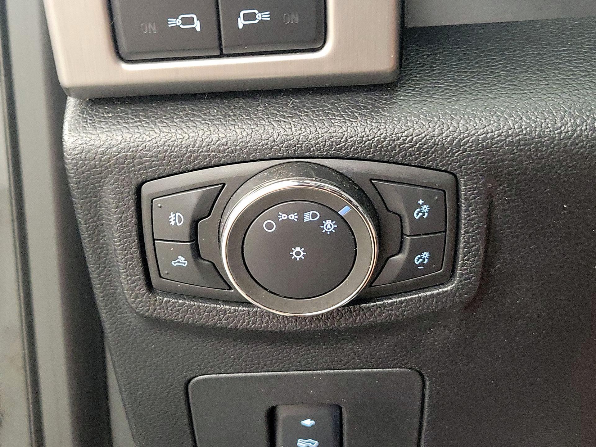 Thumbnail: 2015 Ford F-150 - 13