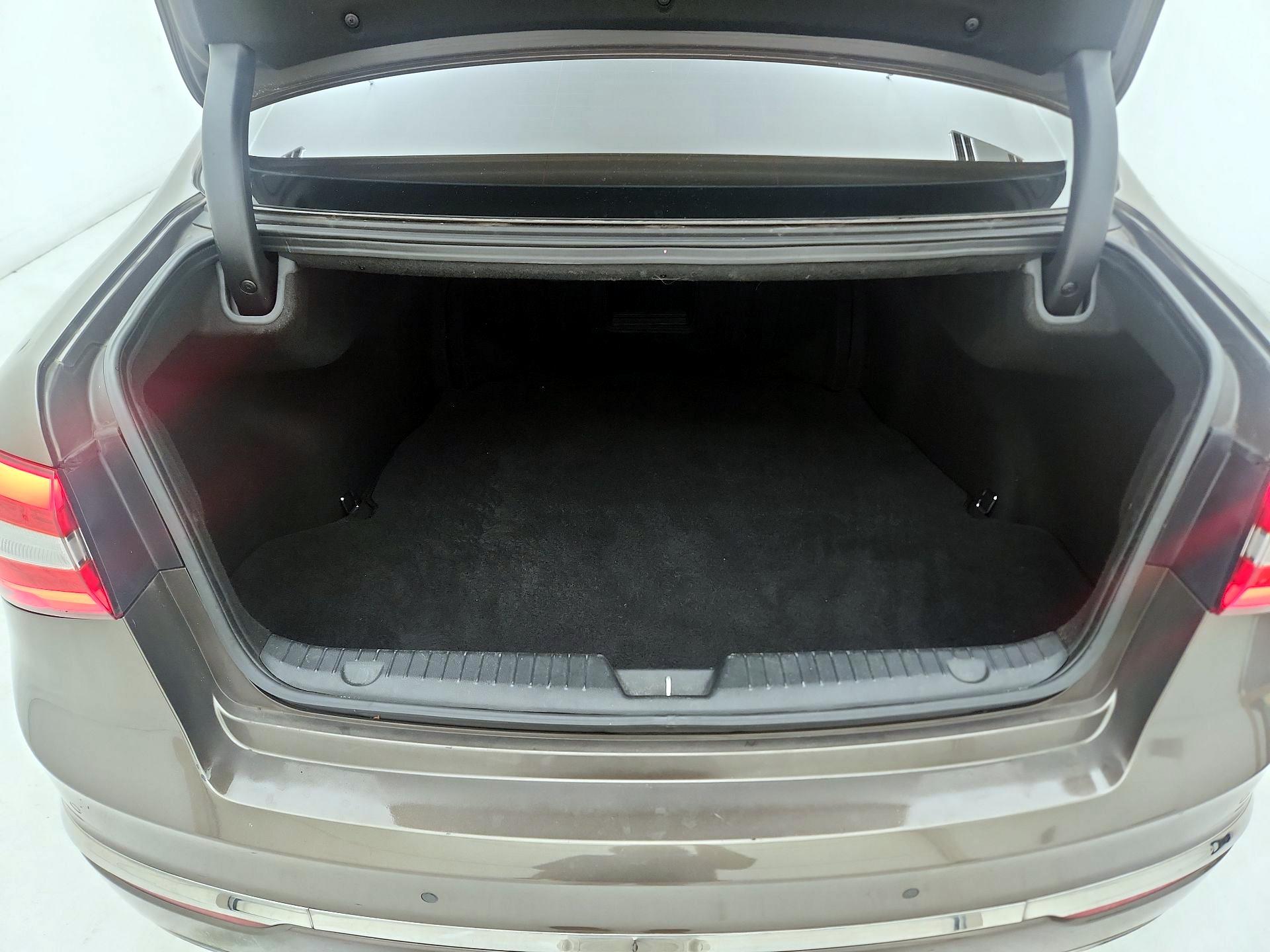 Thumbnail: 2014 Kia Cadenza - 20