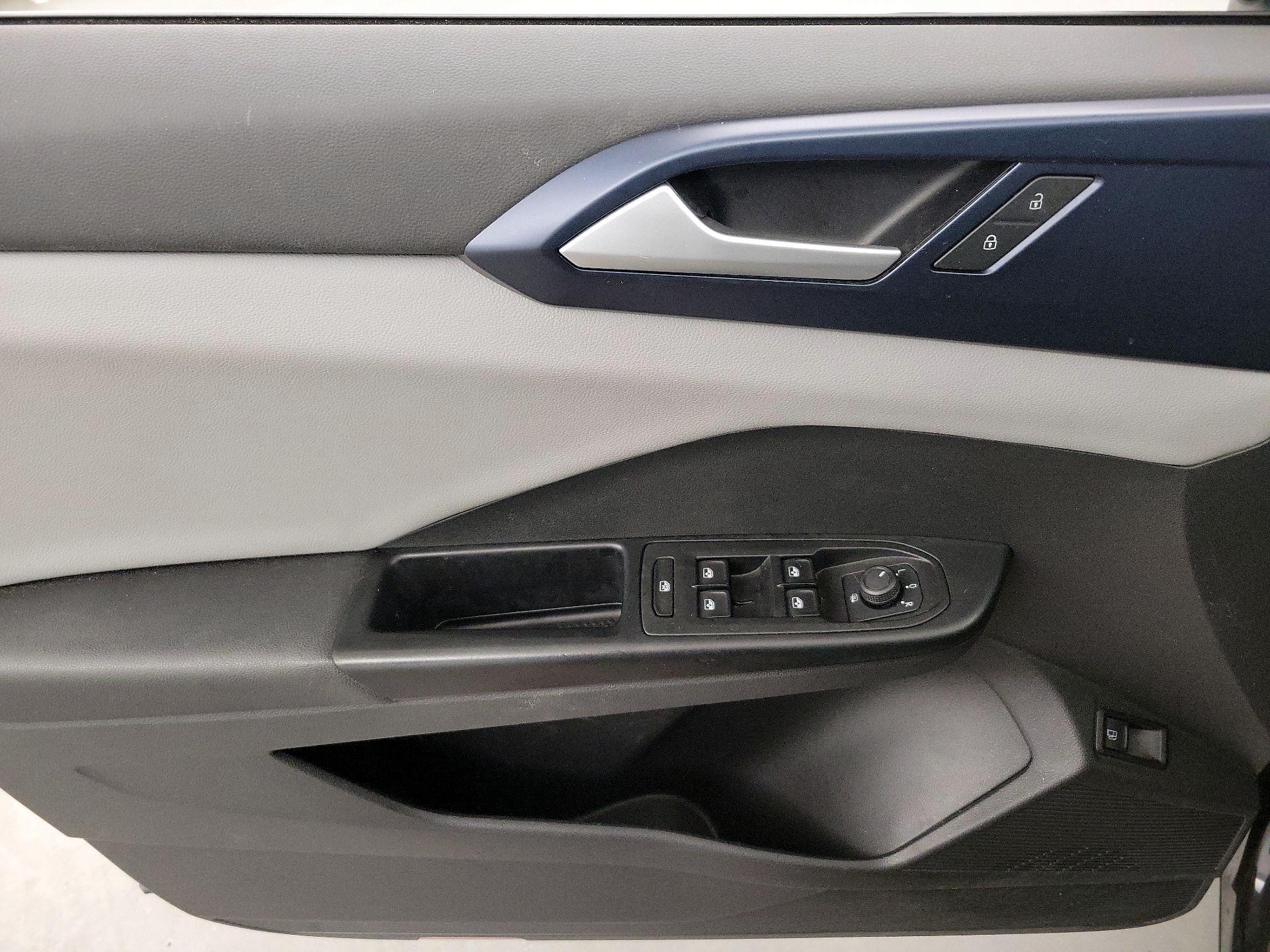 Thumbnail: 2022 Volkswagen Taos - 12
