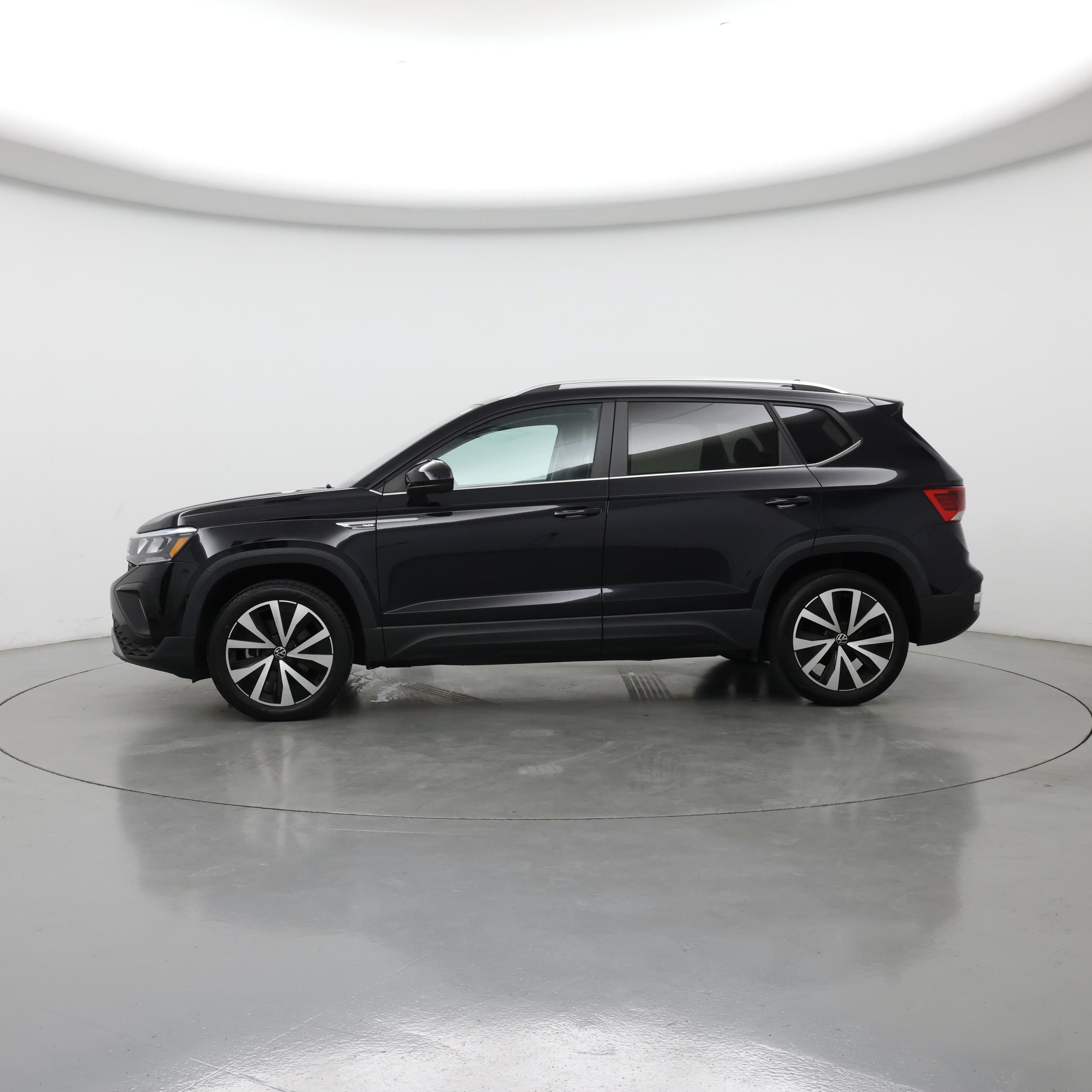 Thumbnail: 2022 Volkswagen Taos - 3