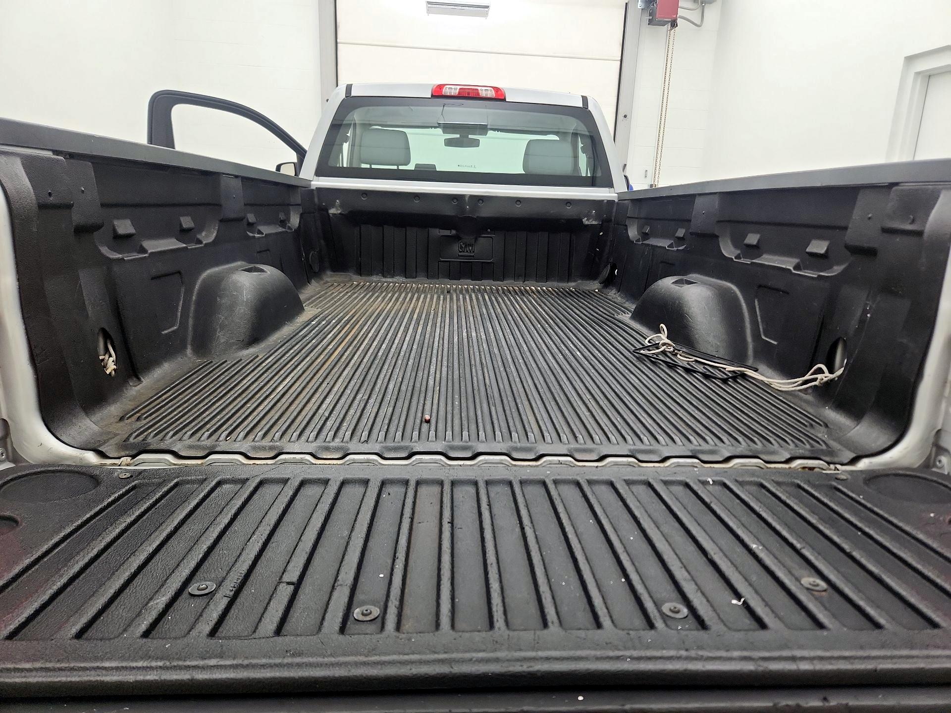 Thumbnail: 2015 Chevrolet Silverado 1500 - 17
