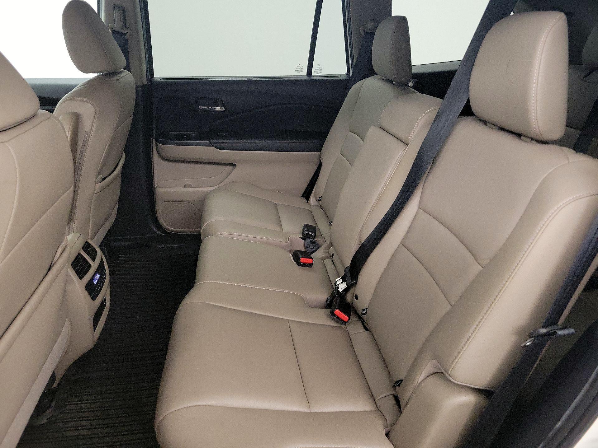 Thumbnail: 2019 Honda Pilot - 20