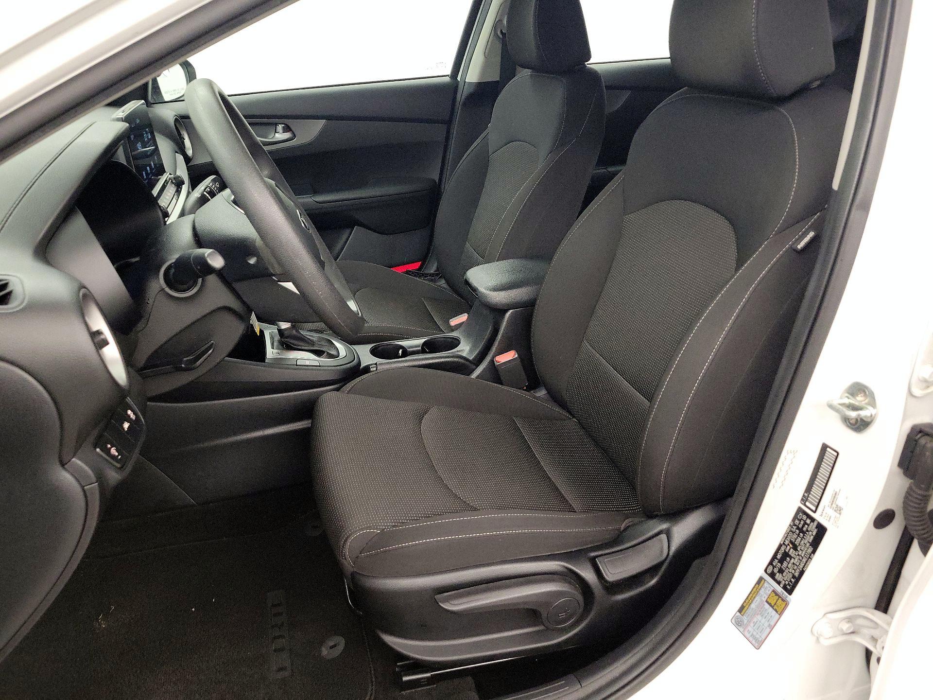 Thumbnail: 2019 Kia Forte - 11