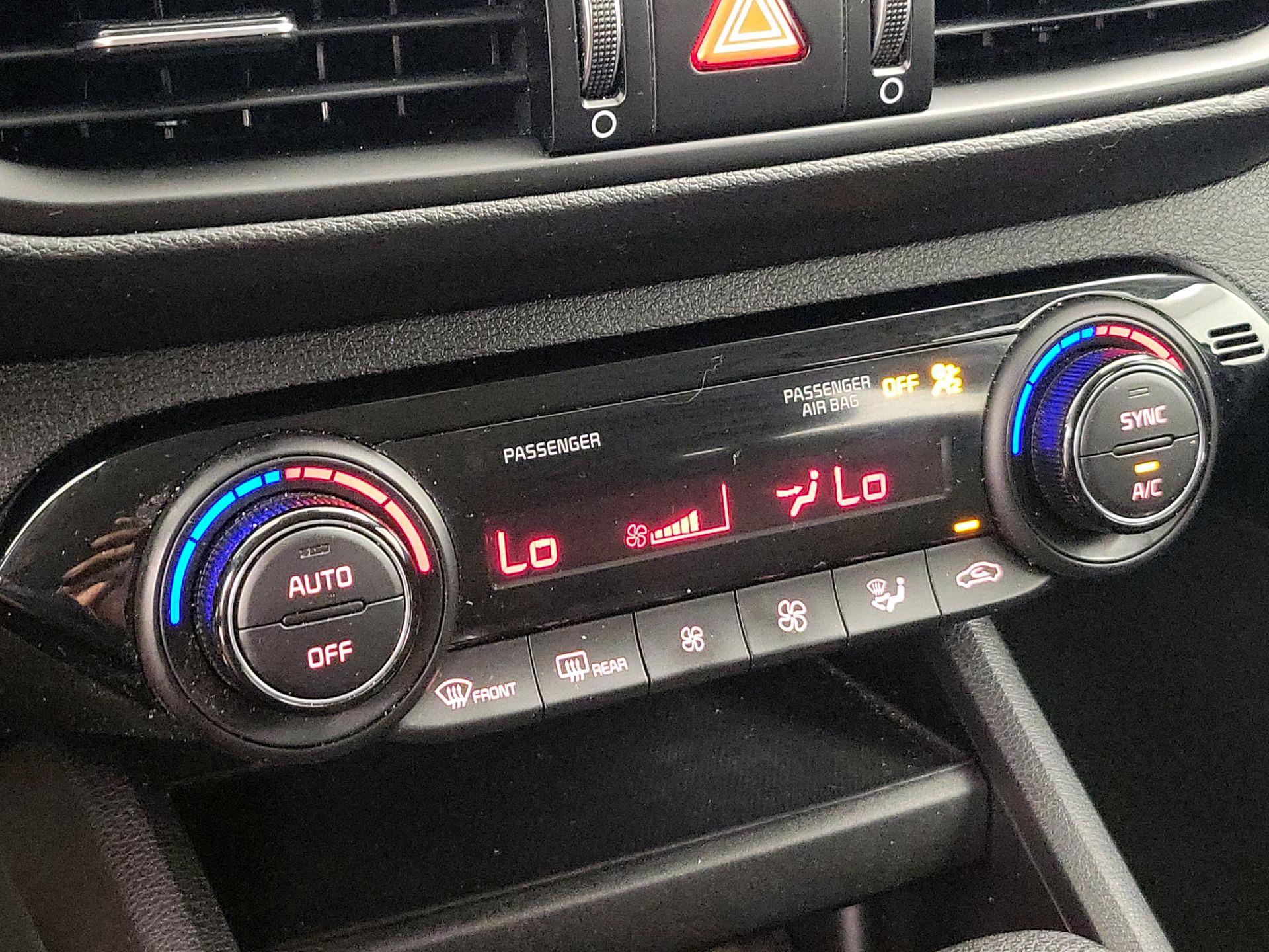 Thumbnail: 2019 Kia Forte - 16
