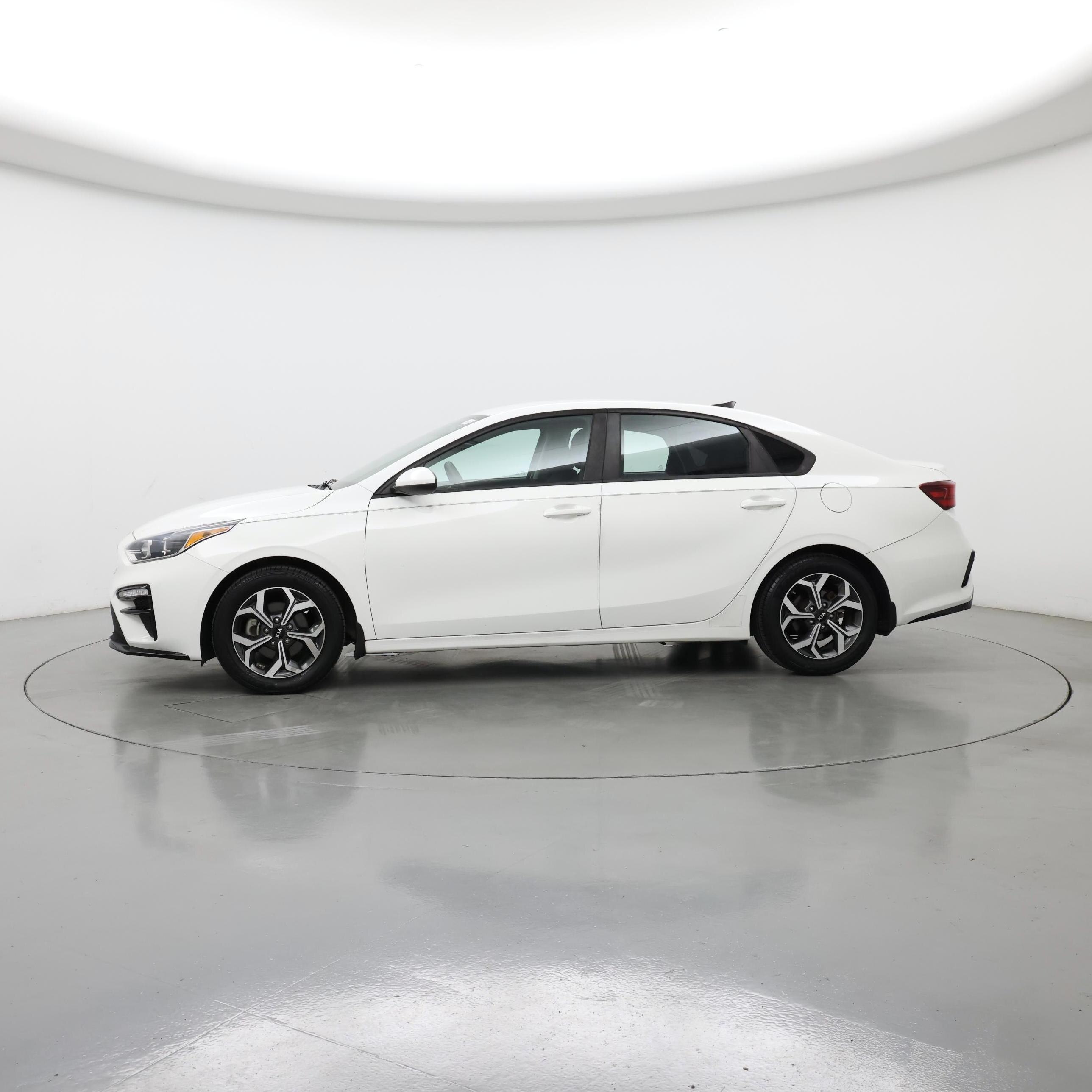 Thumbnail: 2019 Kia Forte - 3