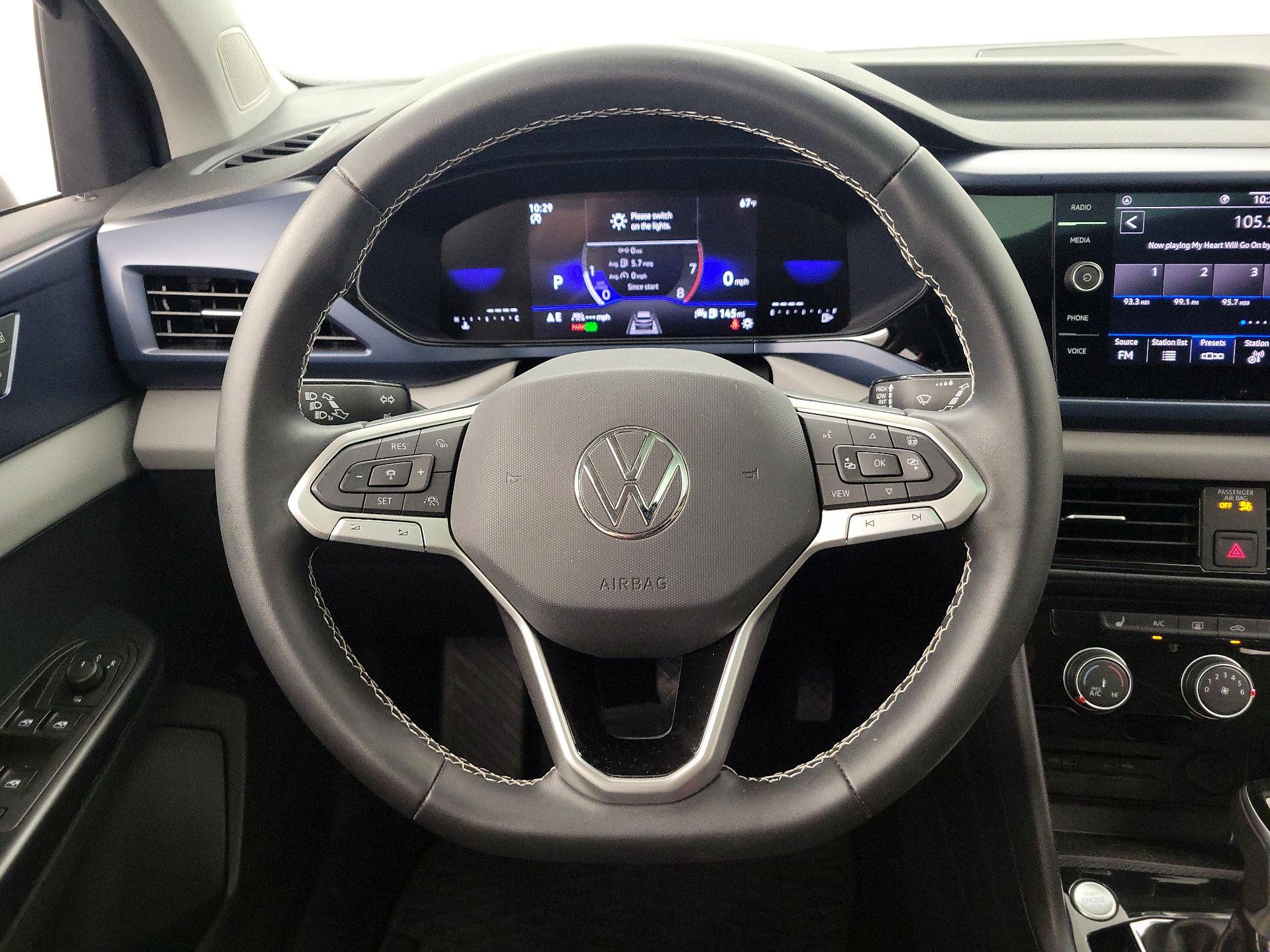 Thumbnail: 2023 Volkswagen Taos - 10