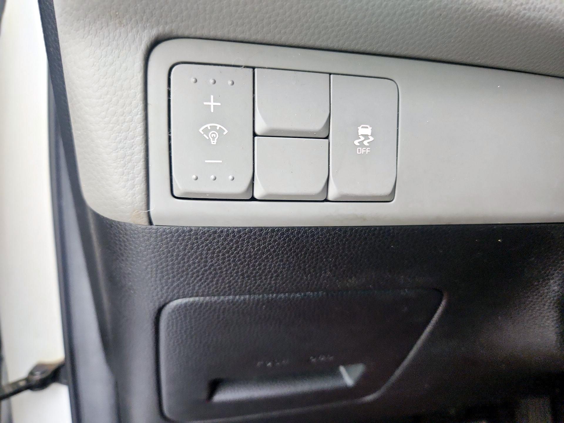 Thumbnail: 2016 Kia Soul - 13