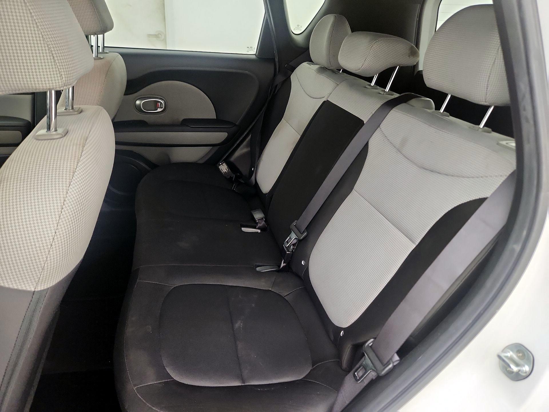 Thumbnail: 2016 Kia Soul - 18