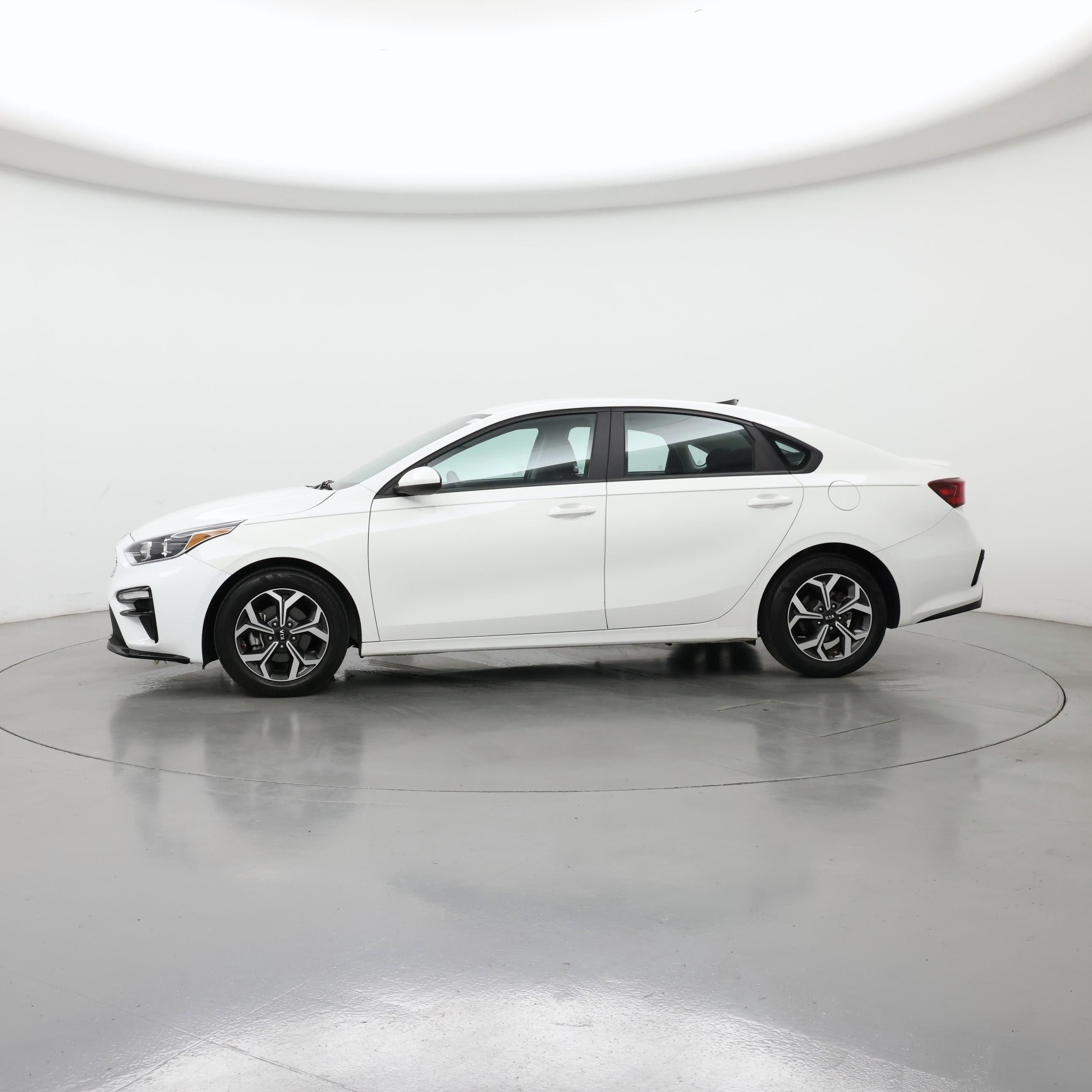 Thumbnail: 2021 Kia Forte - 3