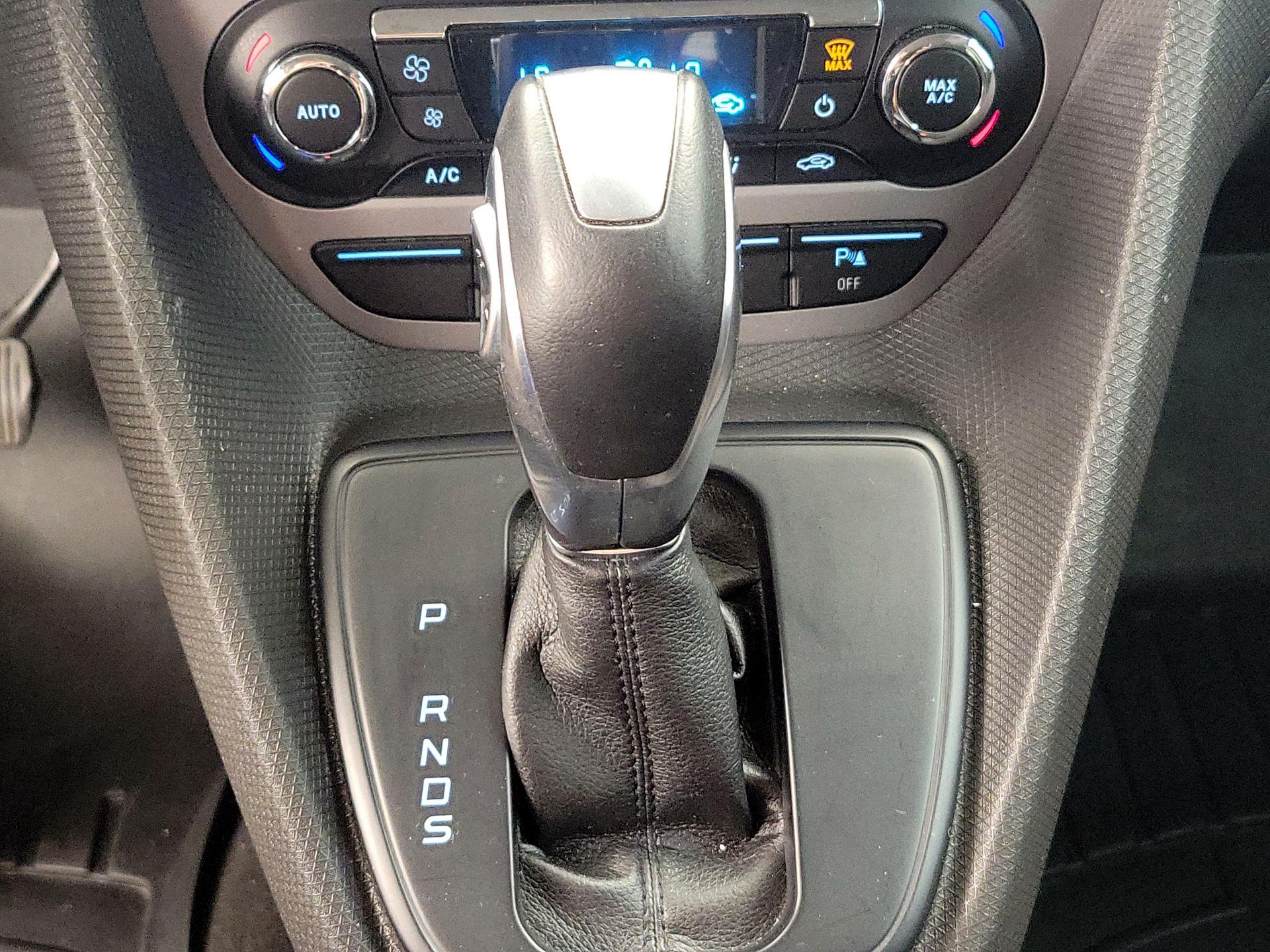 Thumbnail: 2018 Ford Transit Series - 17