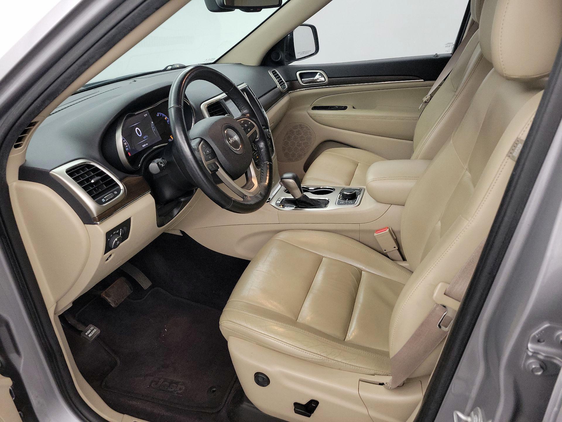 Thumbnail: 2016 Jeep Grand Cherokee - 11