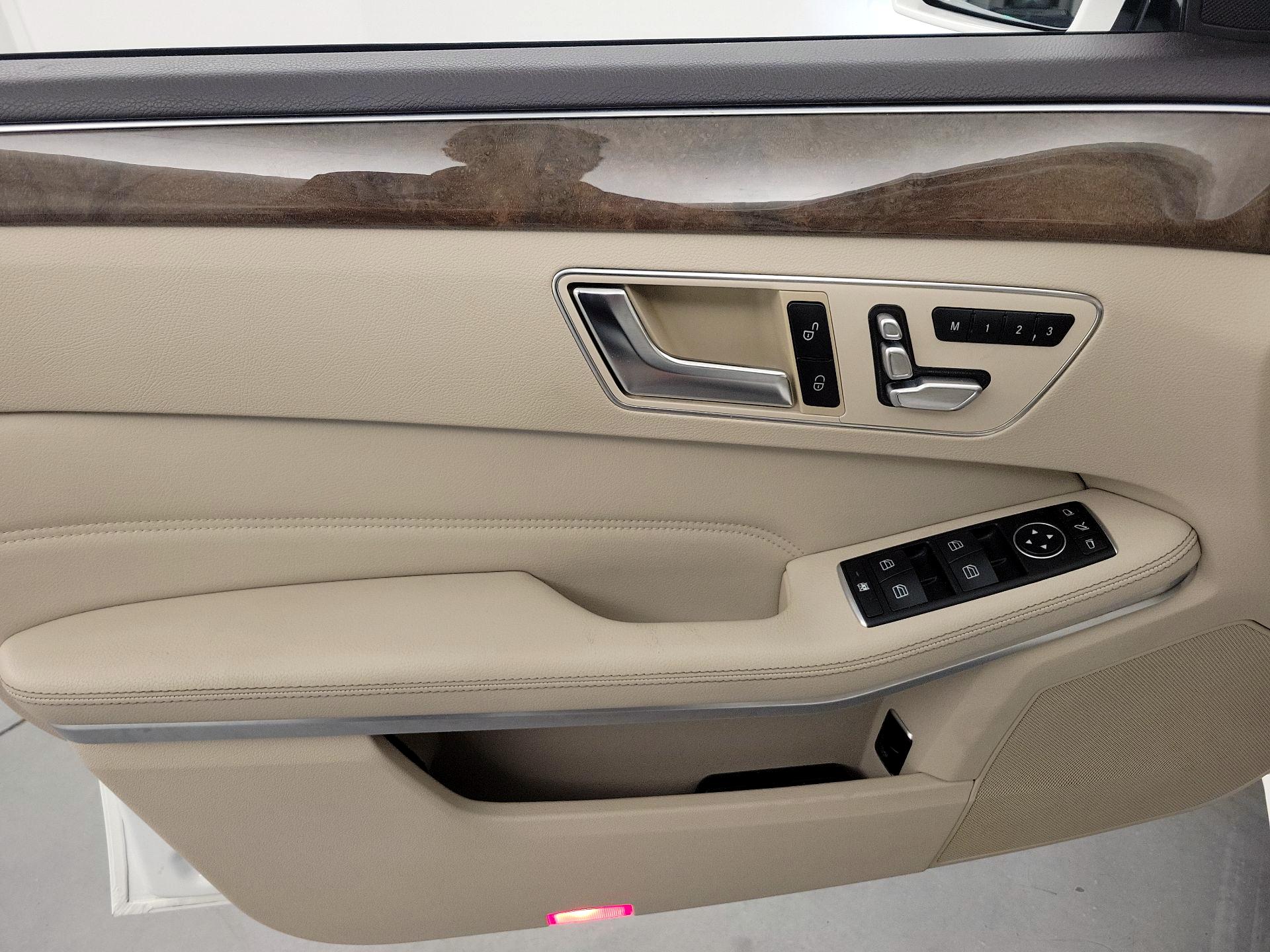 Thumbnail: 2015 Mercedes-Benz E-Class - 12