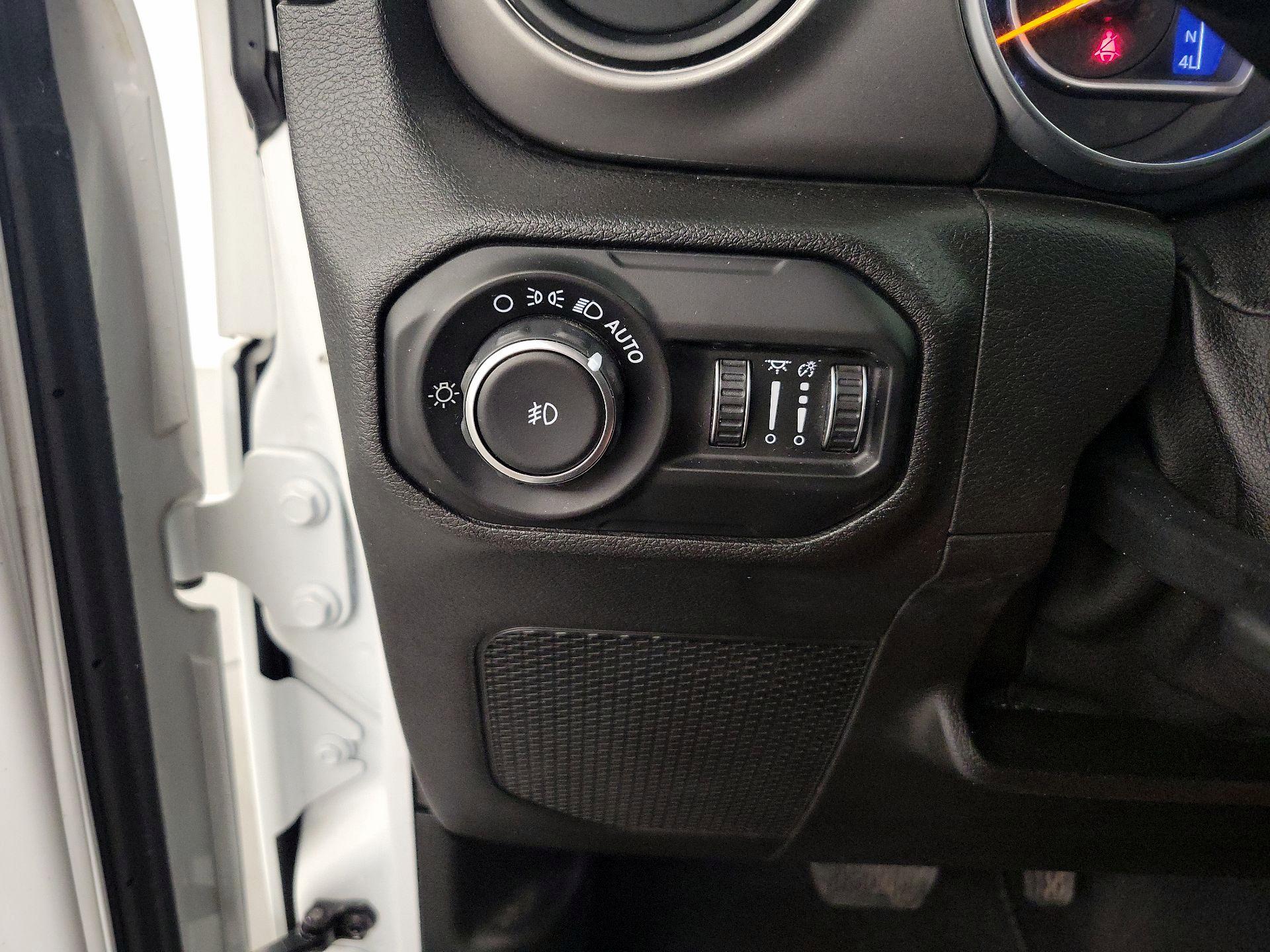 Thumbnail: 2019 Jeep Wrangler - 13