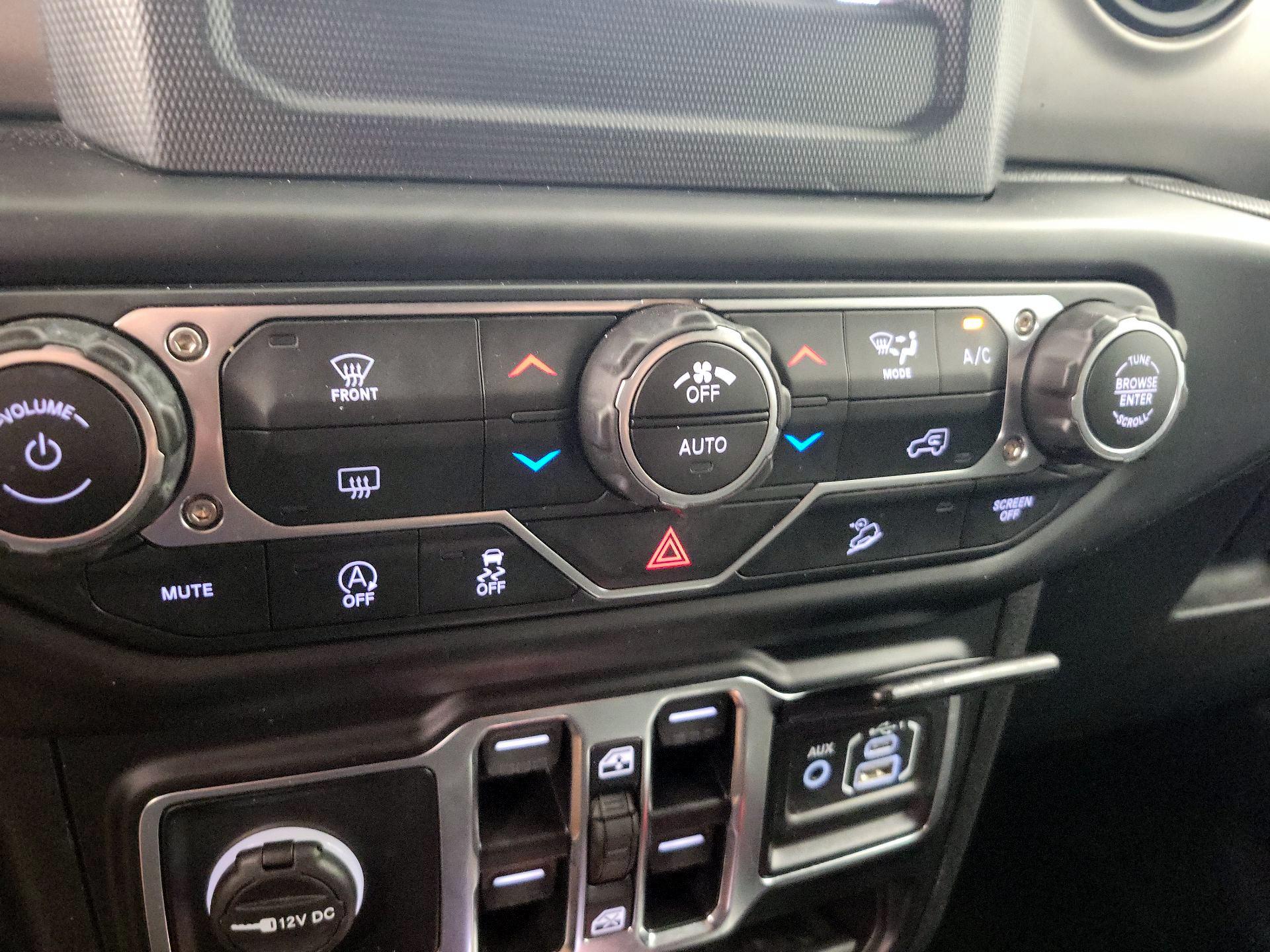Thumbnail: 2019 Jeep Wrangler - 16