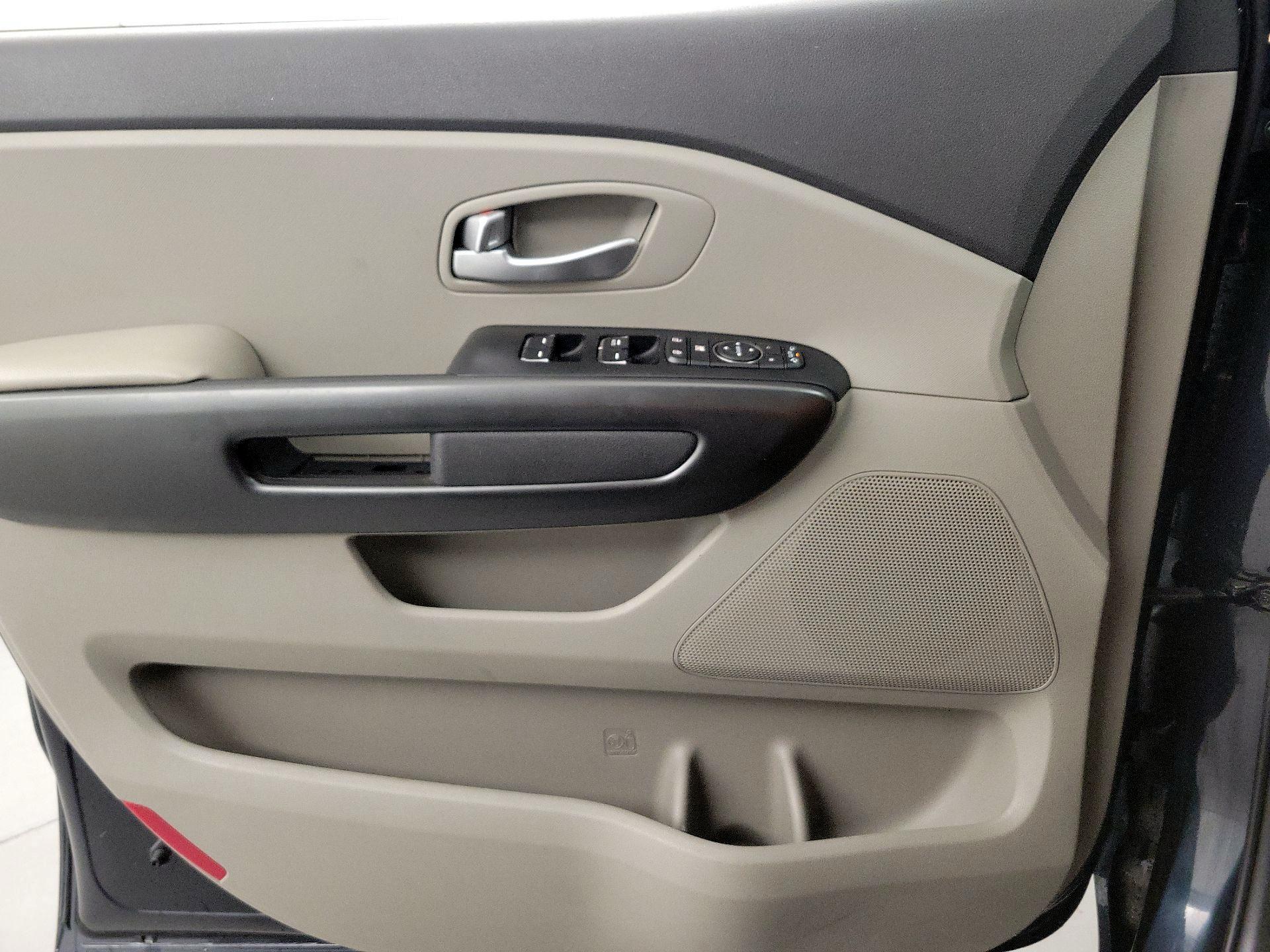Thumbnail: 2017 Kia Sedona - 12