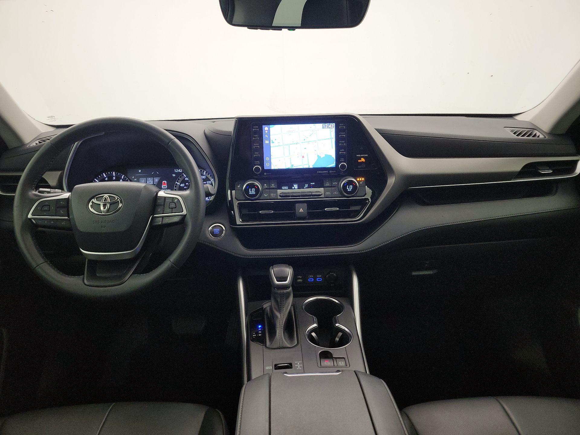 Thumbnail: 2022 Toyota Highlander - 9