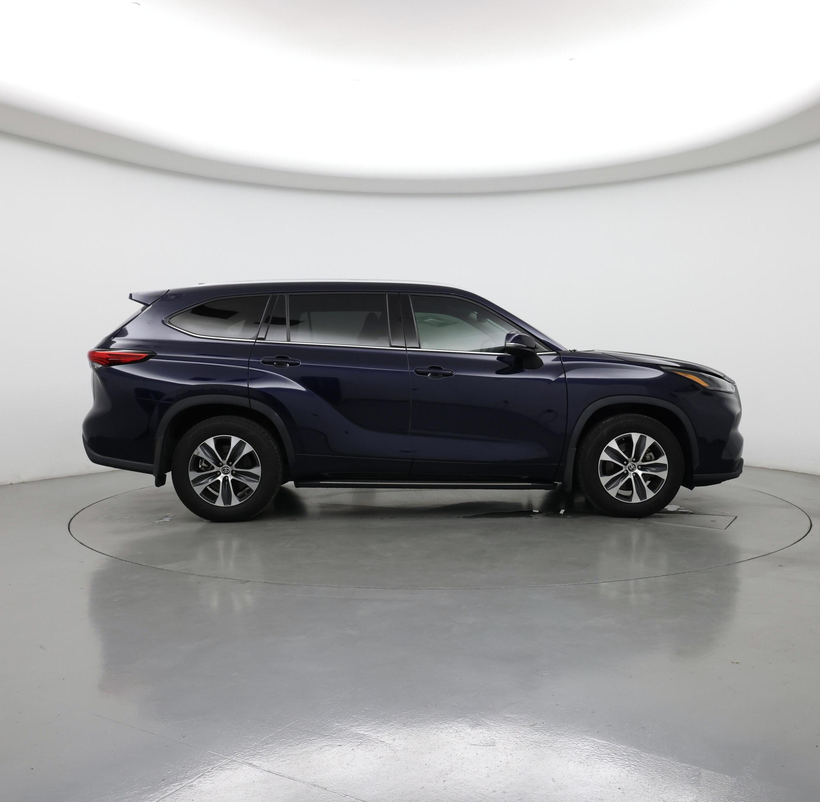 Thumbnail: 2022 Toyota Highlander - 7
