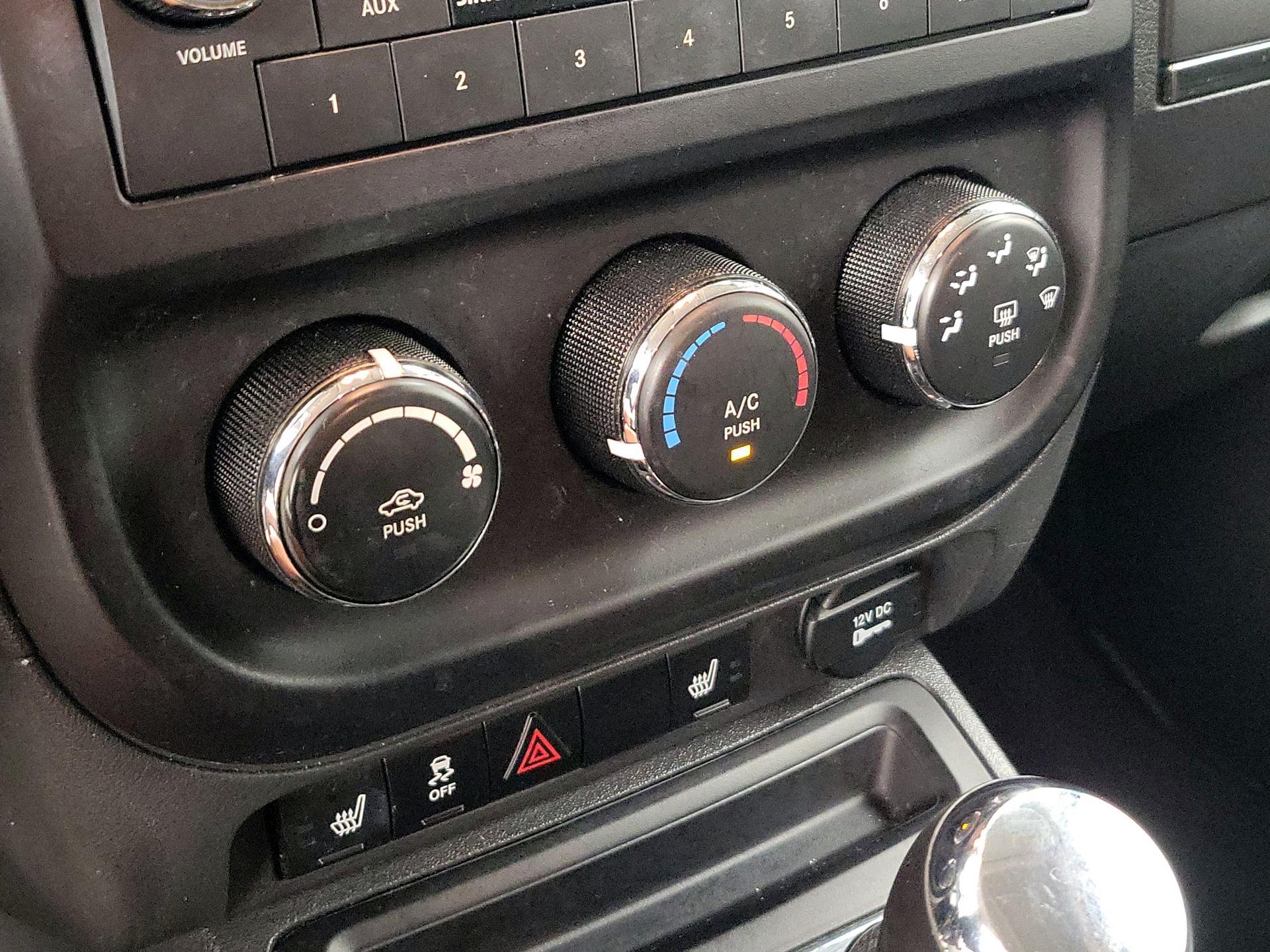 Thumbnail: 2017 Jeep Patriot - 14