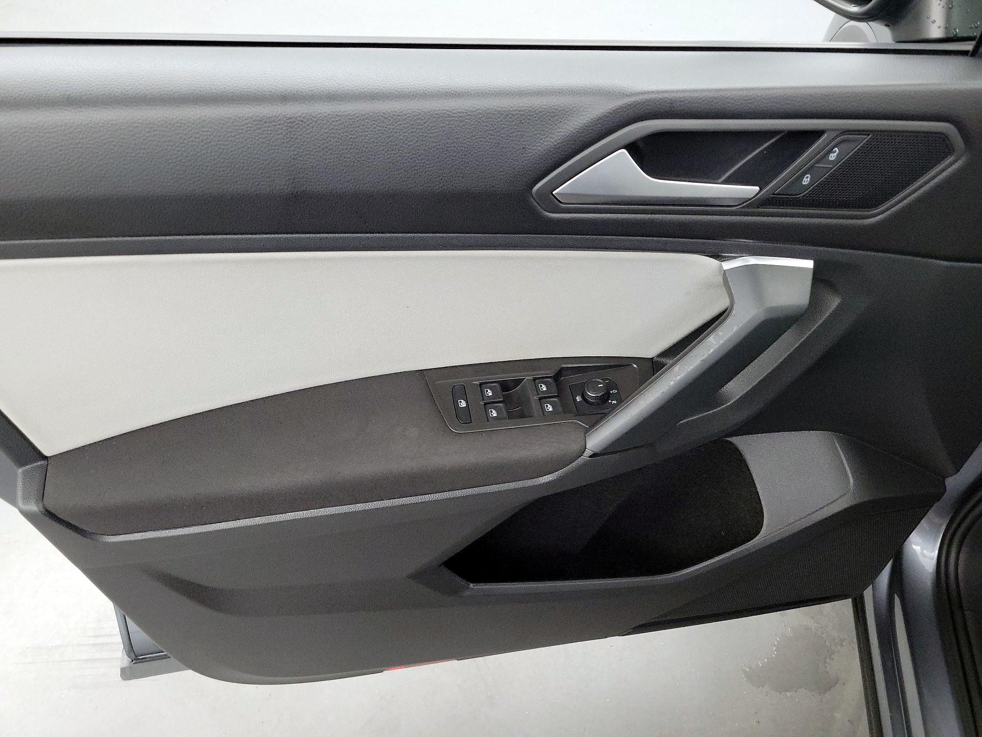 Thumbnail: 2019 Volkswagen Tiguan - 12