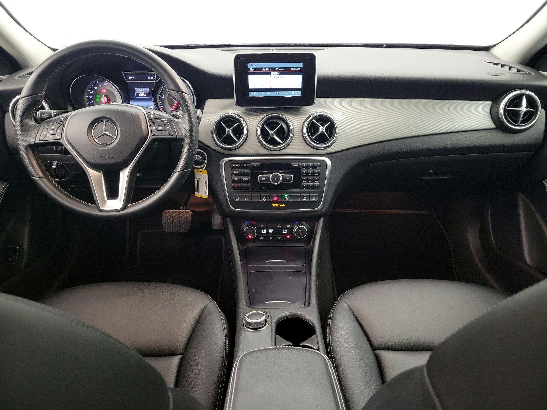 Thumbnail: 2015 Mercedes-Benz GLA - 9