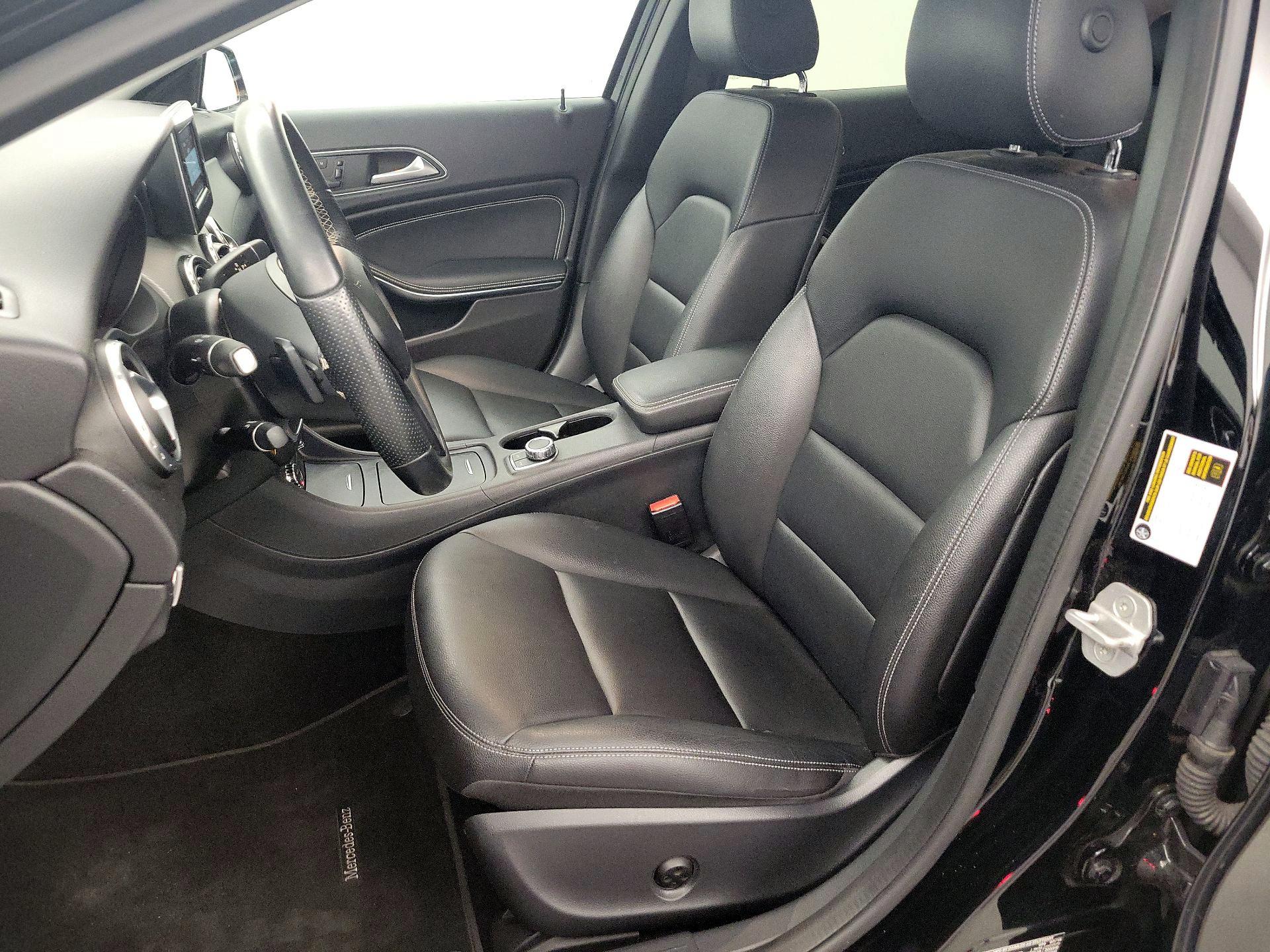 Thumbnail: 2015 Mercedes-Benz GLA - 11