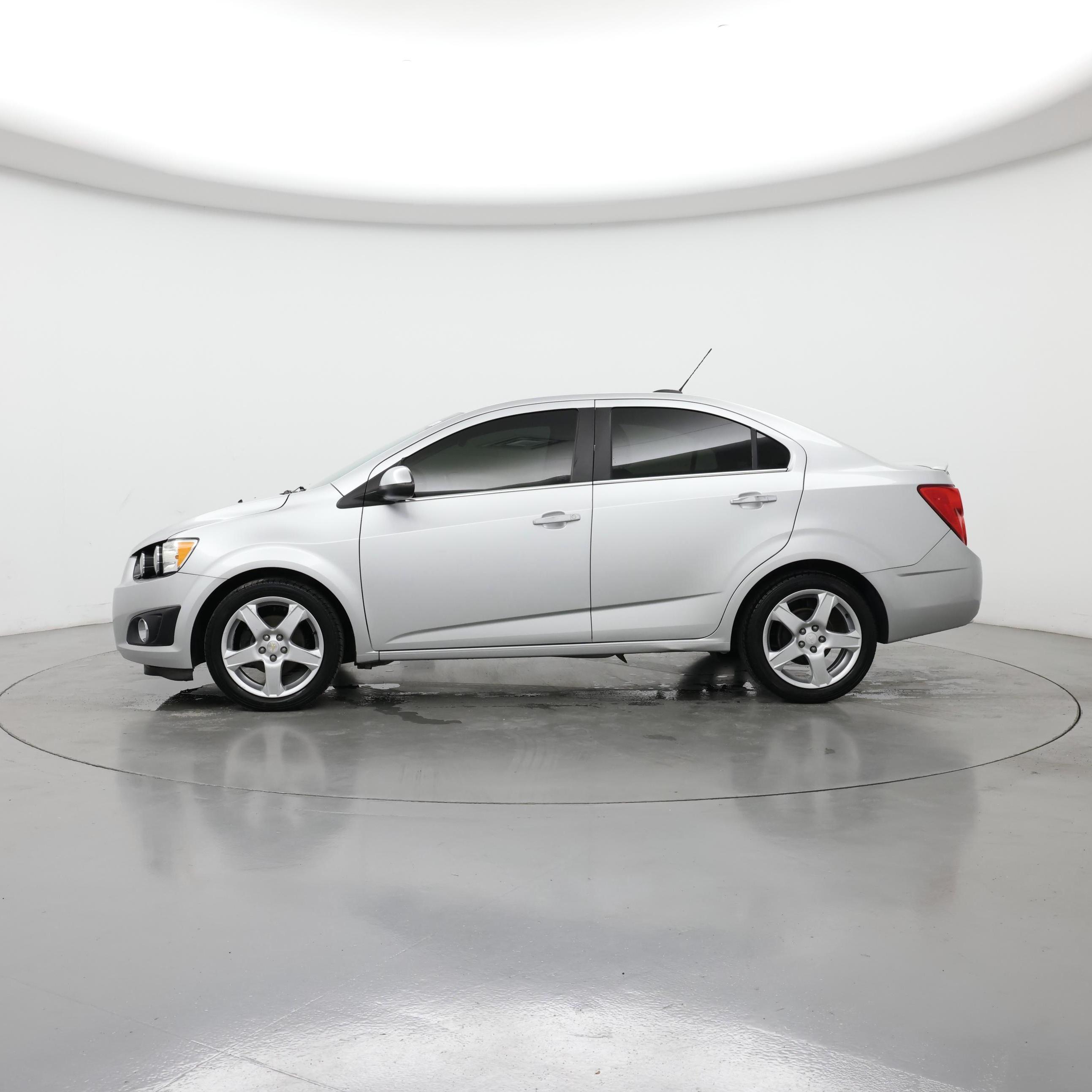 Thumbnail: 2016 Chevrolet Sonic - 3