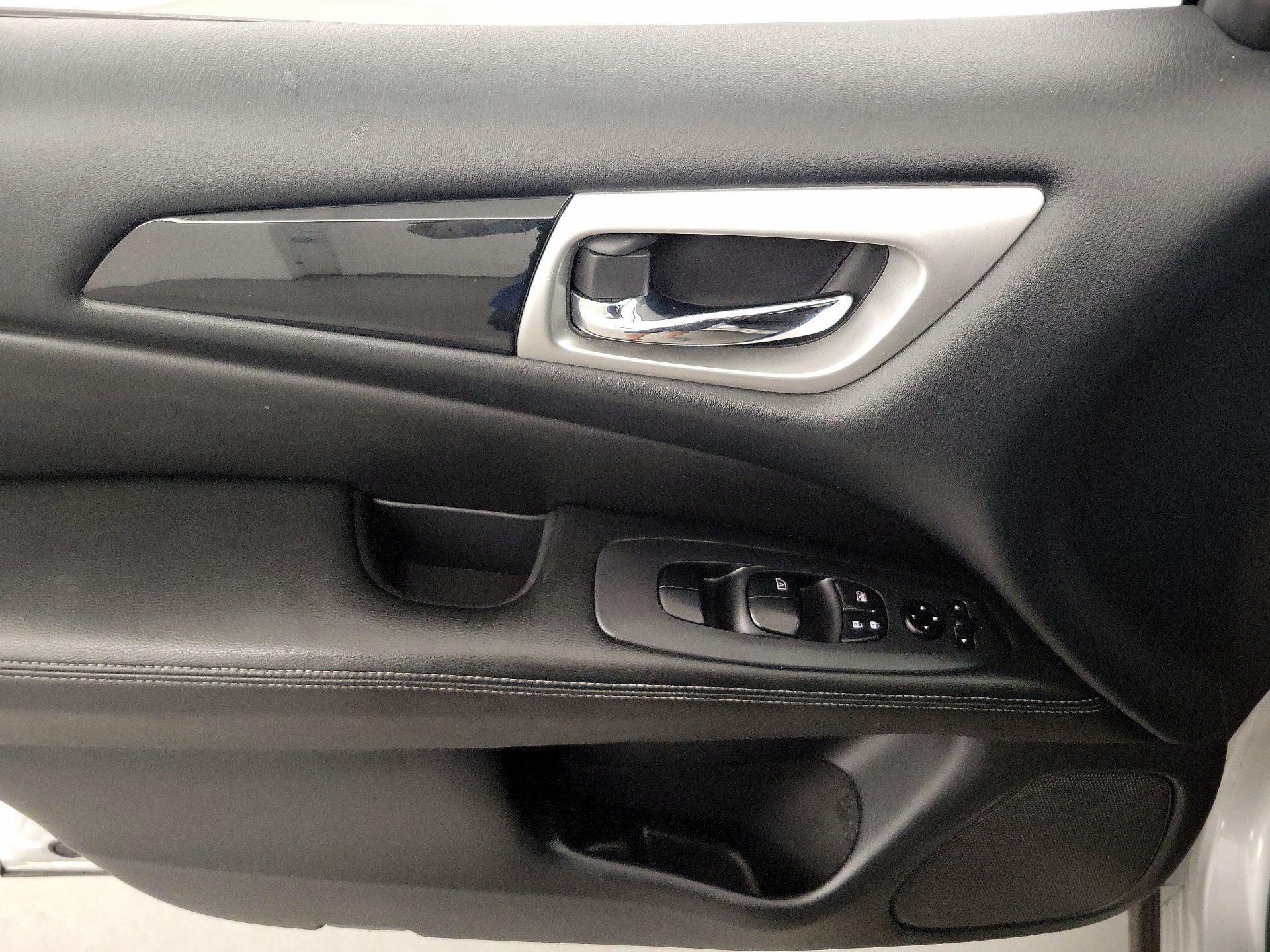 Thumbnail: 2020 Nissan Pathfinder - 12