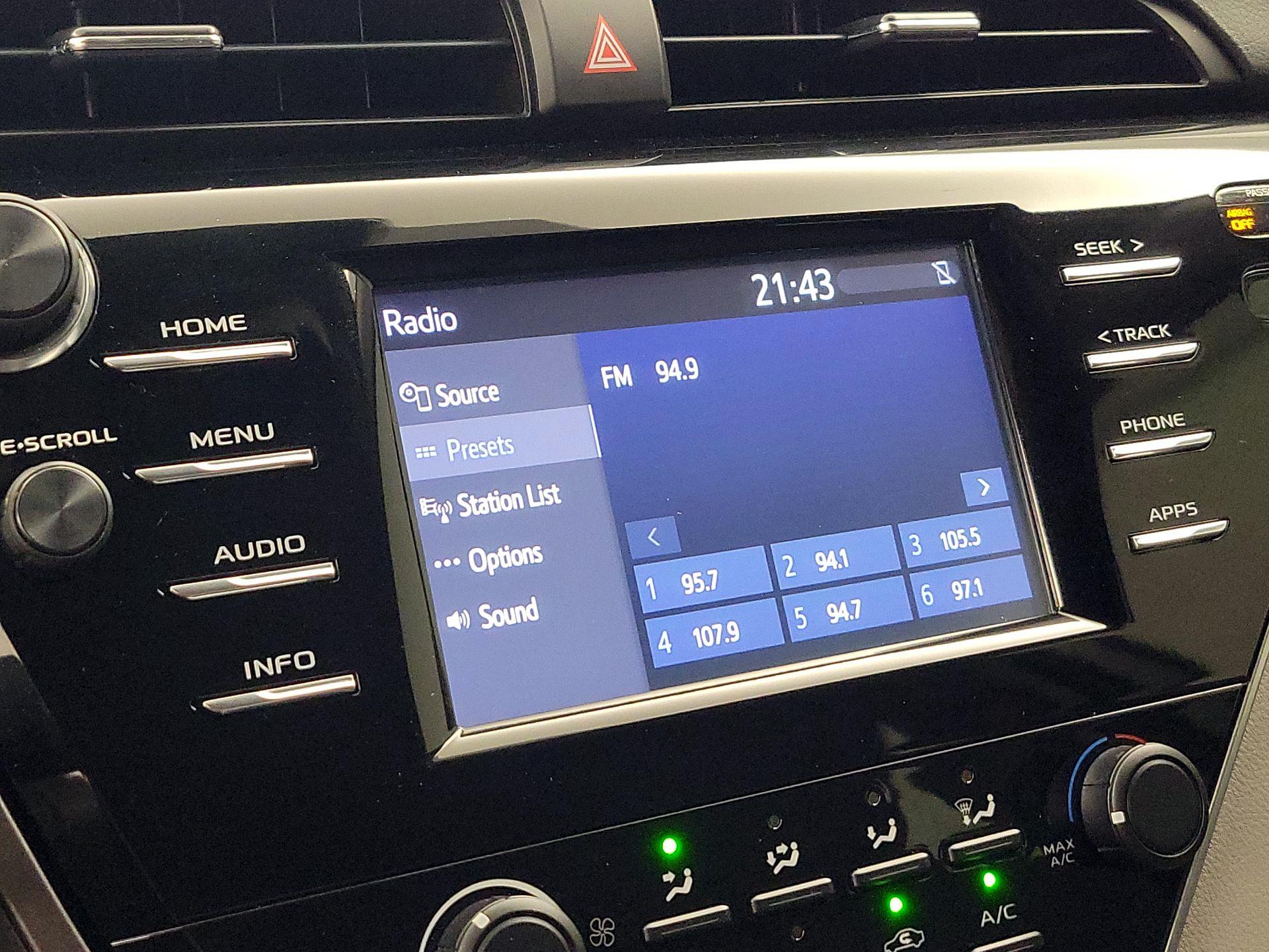 Thumbnail: 2018 Toyota Camry - 15