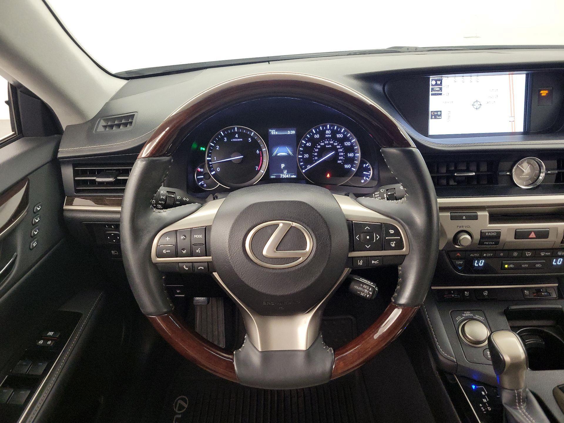 Thumbnail: 2018 Lexus ES - 10
