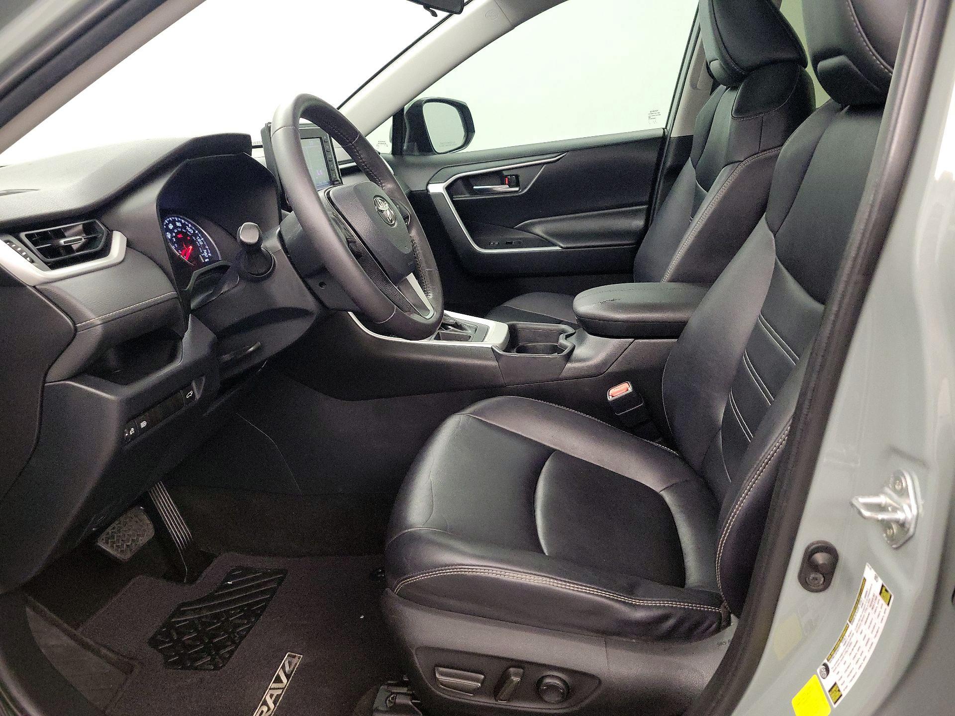 Thumbnail: 2020 Toyota RAV4 - 11