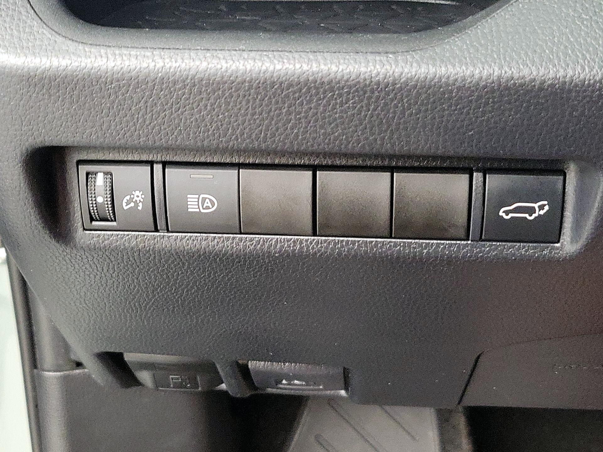Thumbnail: 2020 Toyota RAV4 - 13