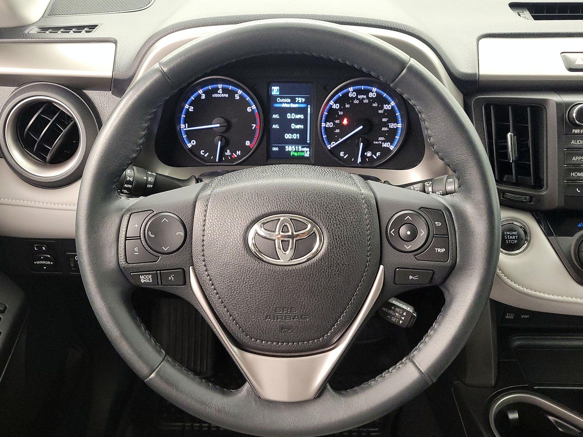 Thumbnail: 2017 Toyota RAV4 - 10