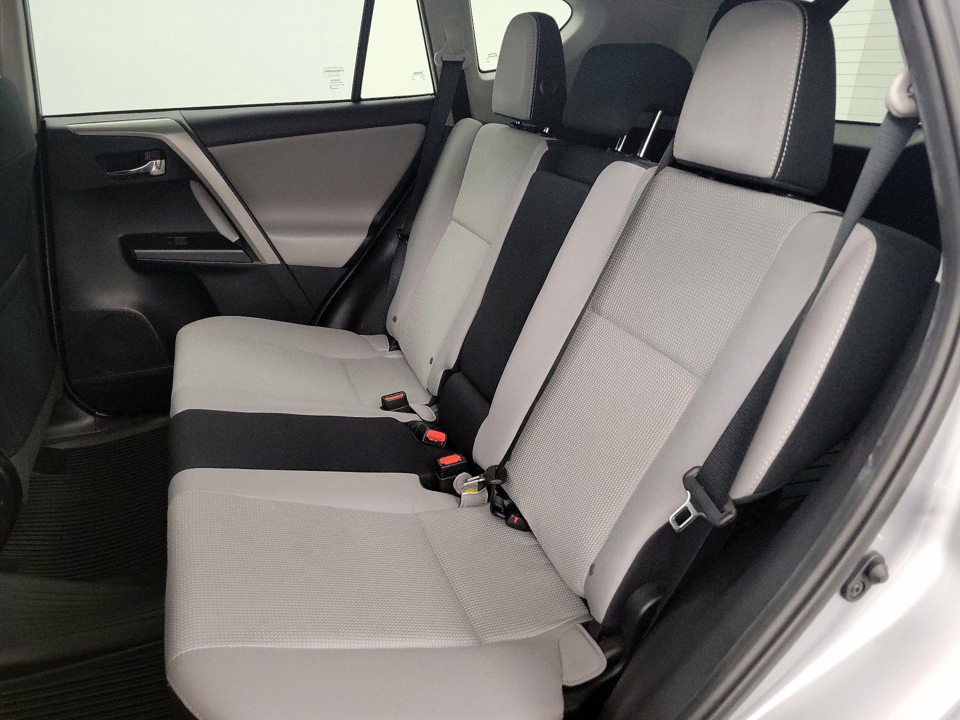 Thumbnail: 2017 Toyota RAV4 - 20