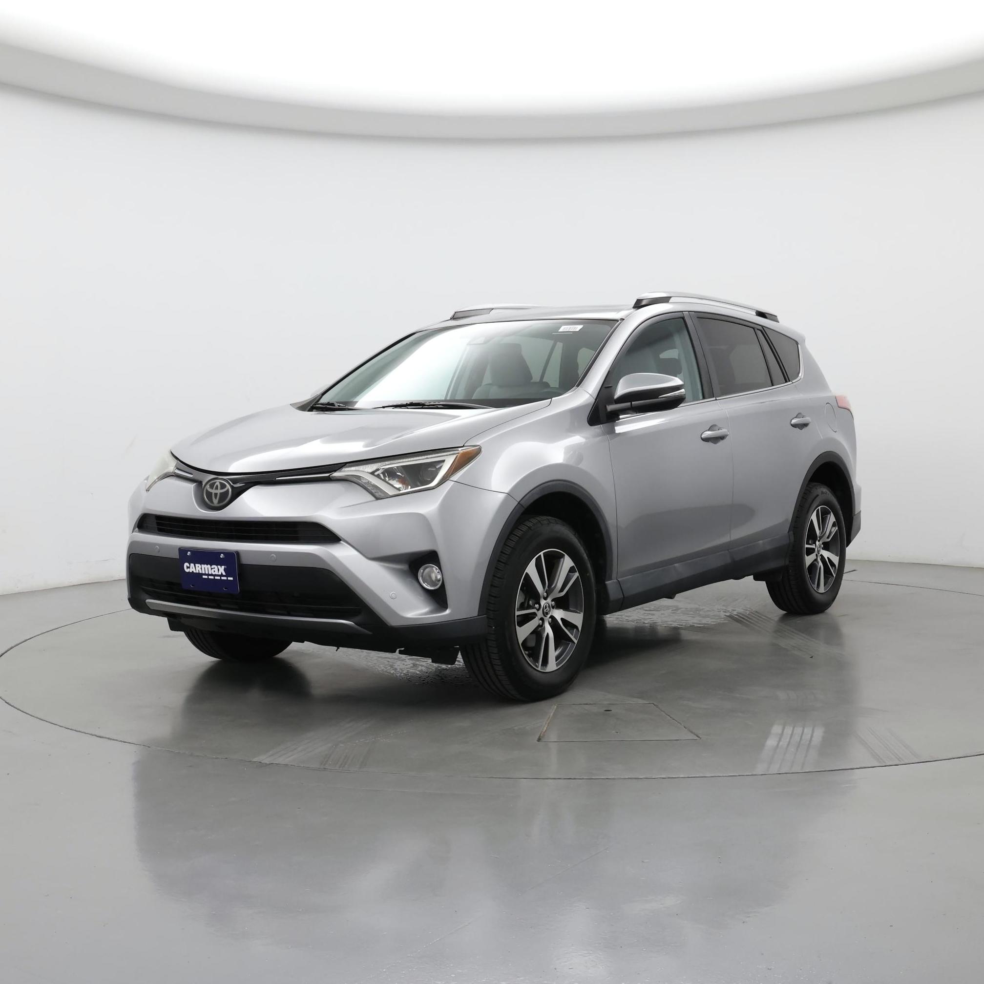 Thumbnail: 2017 Toyota RAV4 - 4