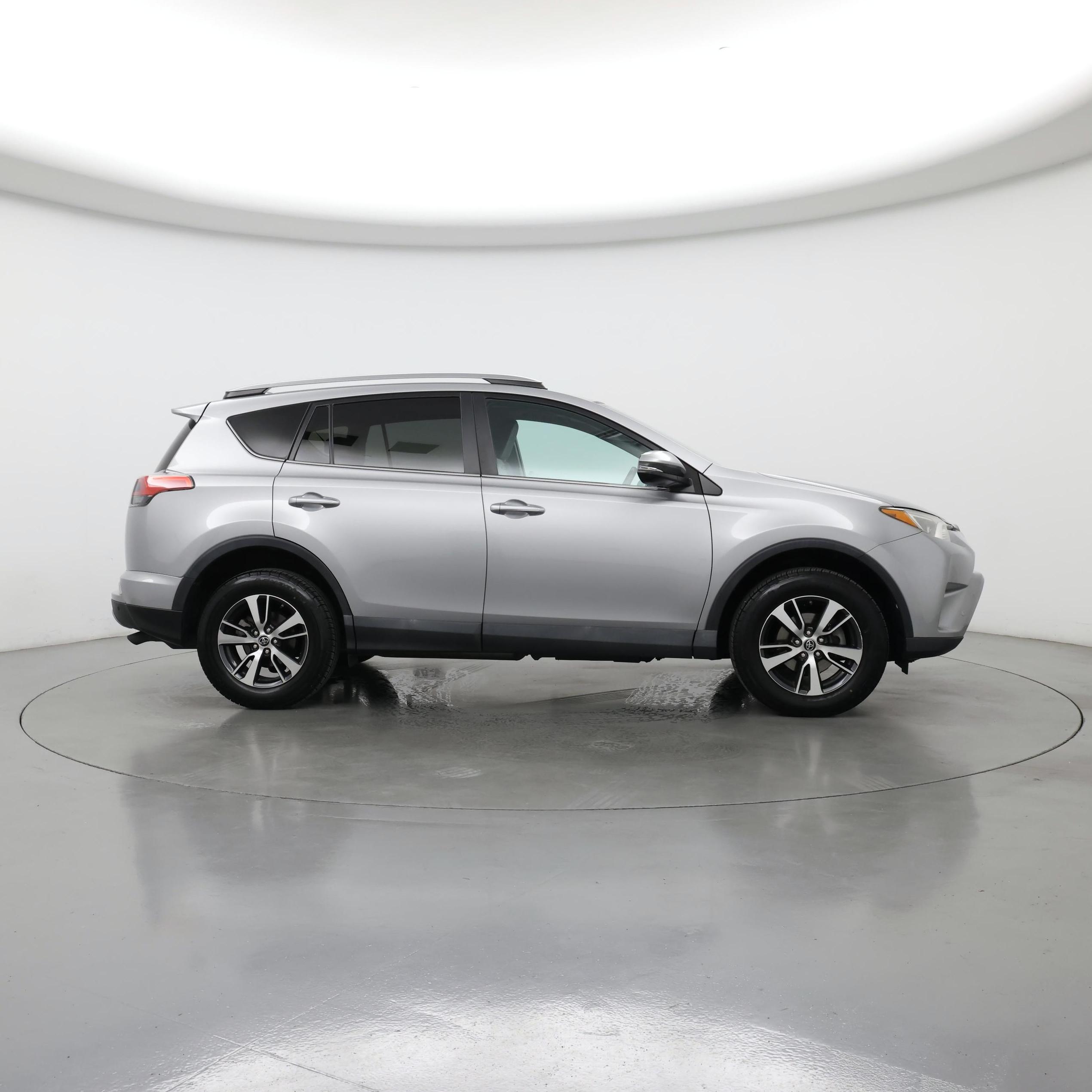 Thumbnail: 2017 Toyota RAV4 - 7
