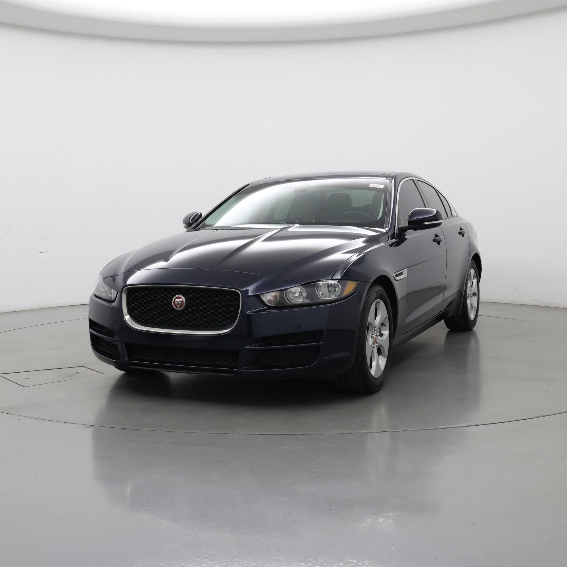 Thumbnail: 2017 Jaguar XE - 4