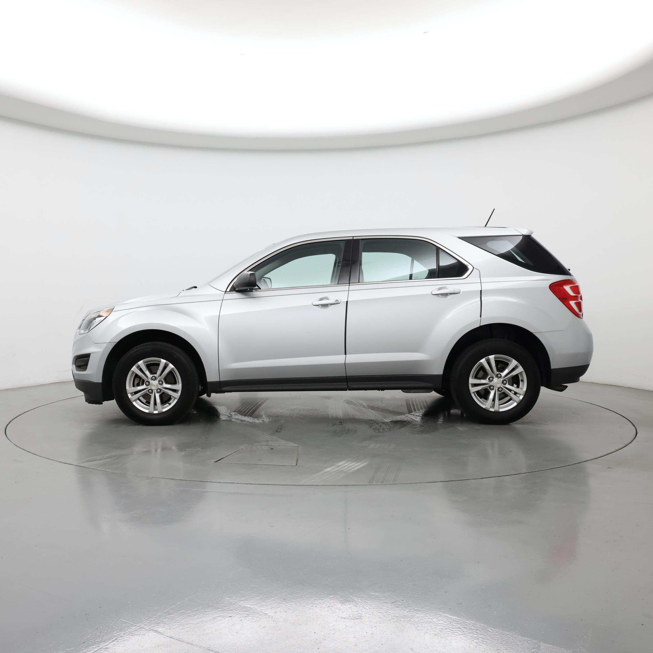 Thumbnail: 2017 Chevrolet Equinox - 3