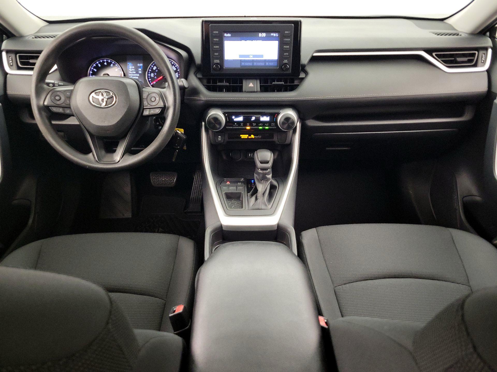 Thumbnail: 2019 Toyota RAV4 - 9