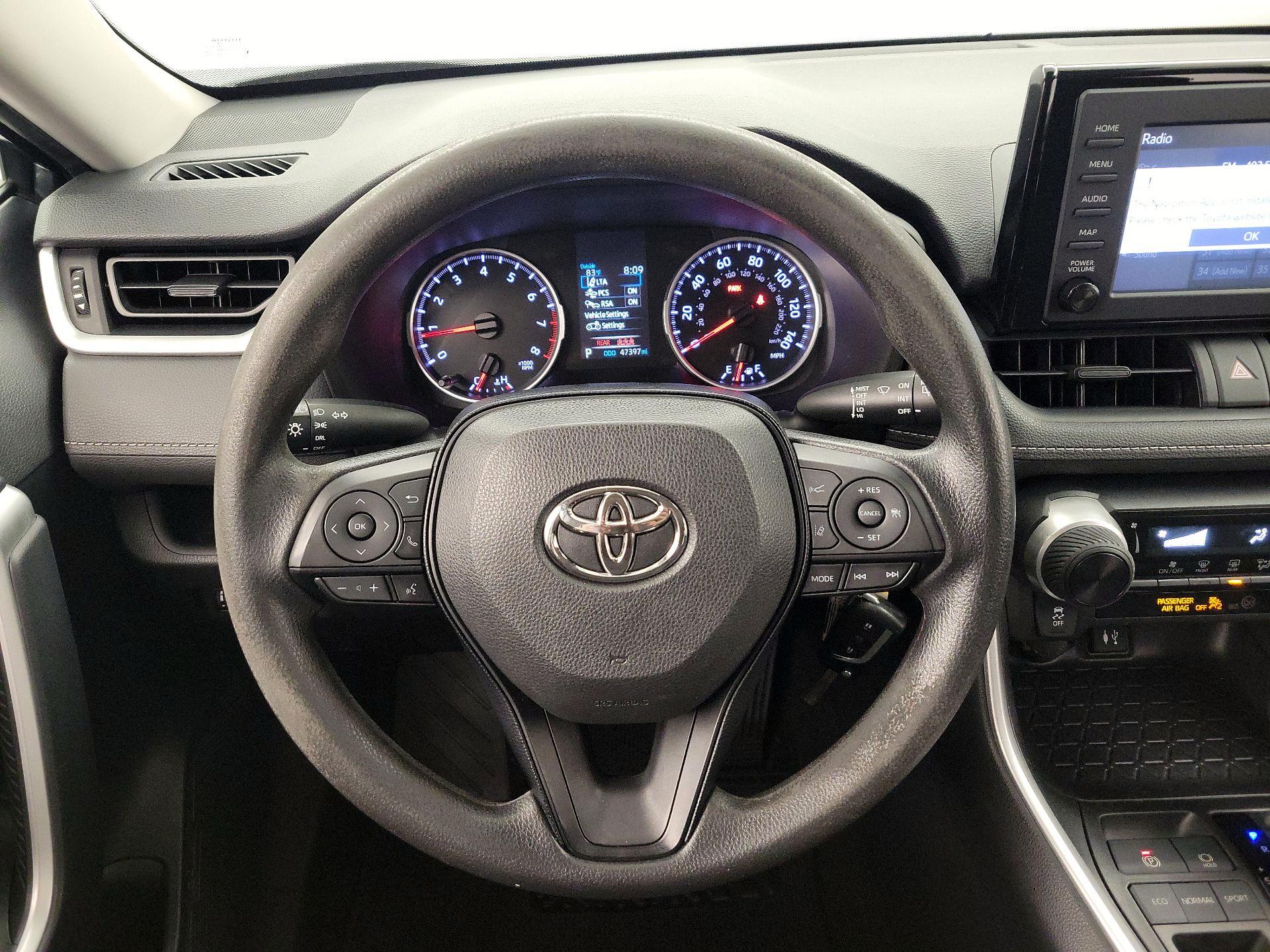 Thumbnail: 2019 Toyota RAV4 - 10