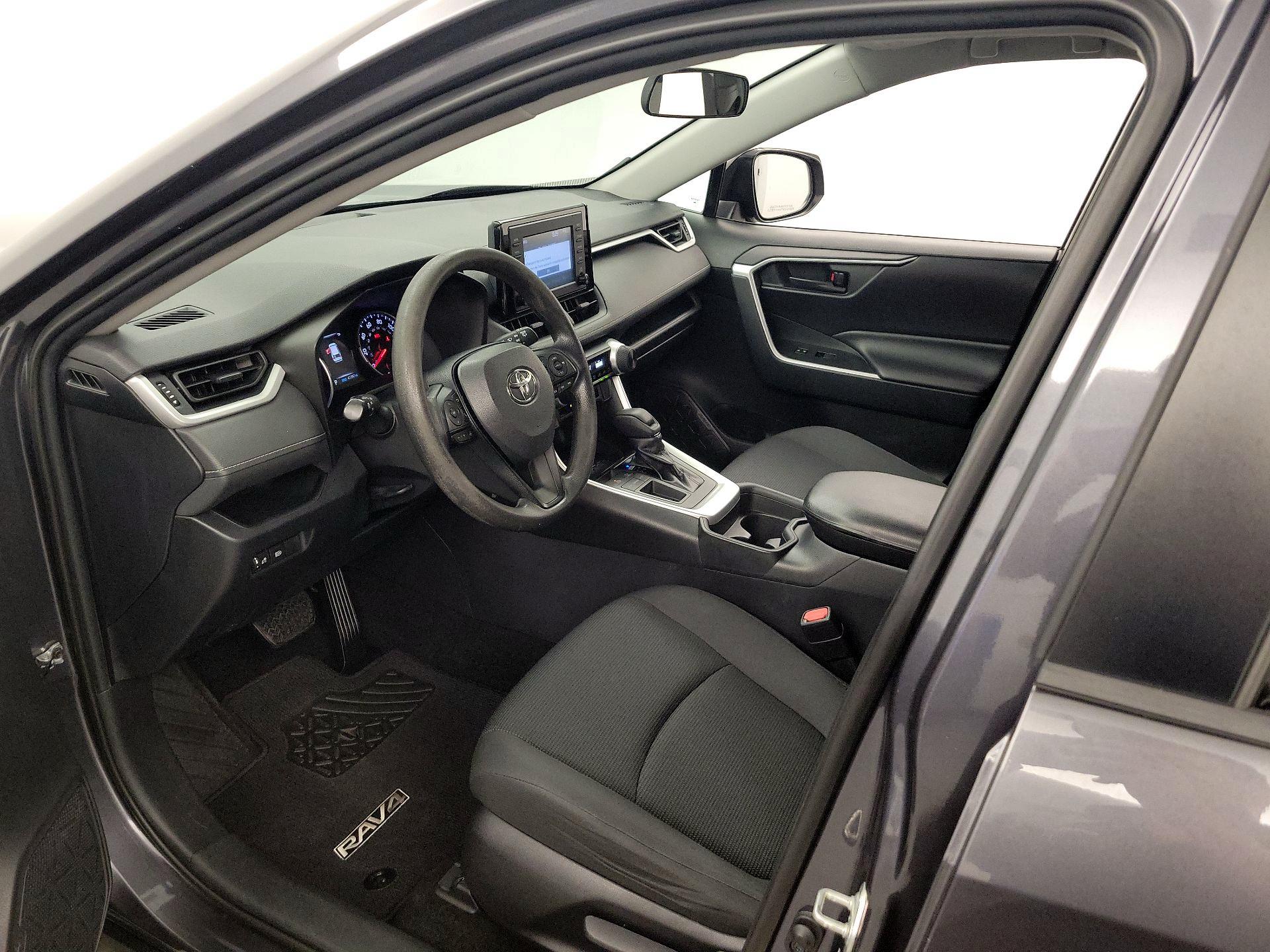 Thumbnail: 2019 Toyota RAV4 - 11
