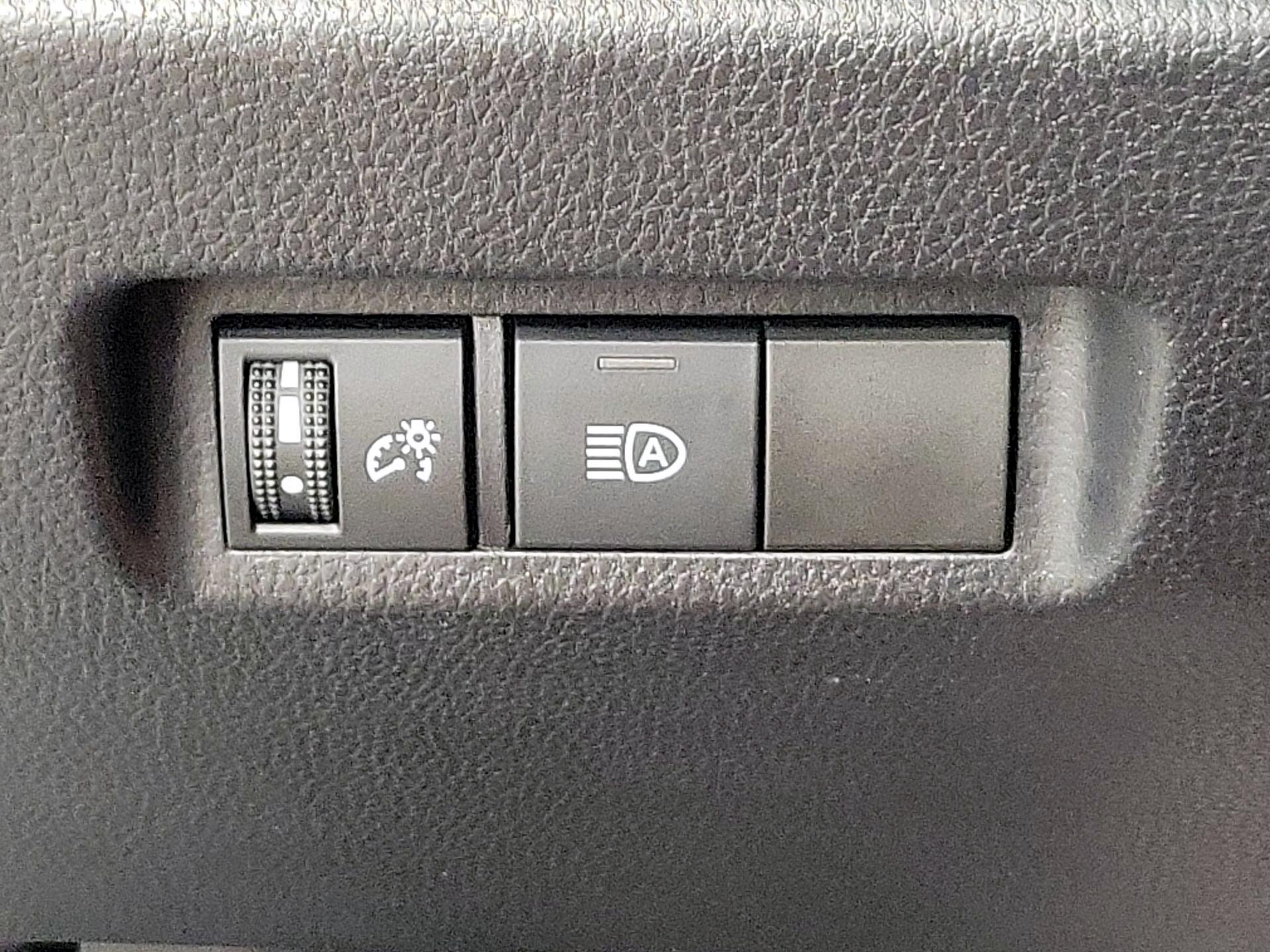 Thumbnail: 2019 Toyota RAV4 - 13