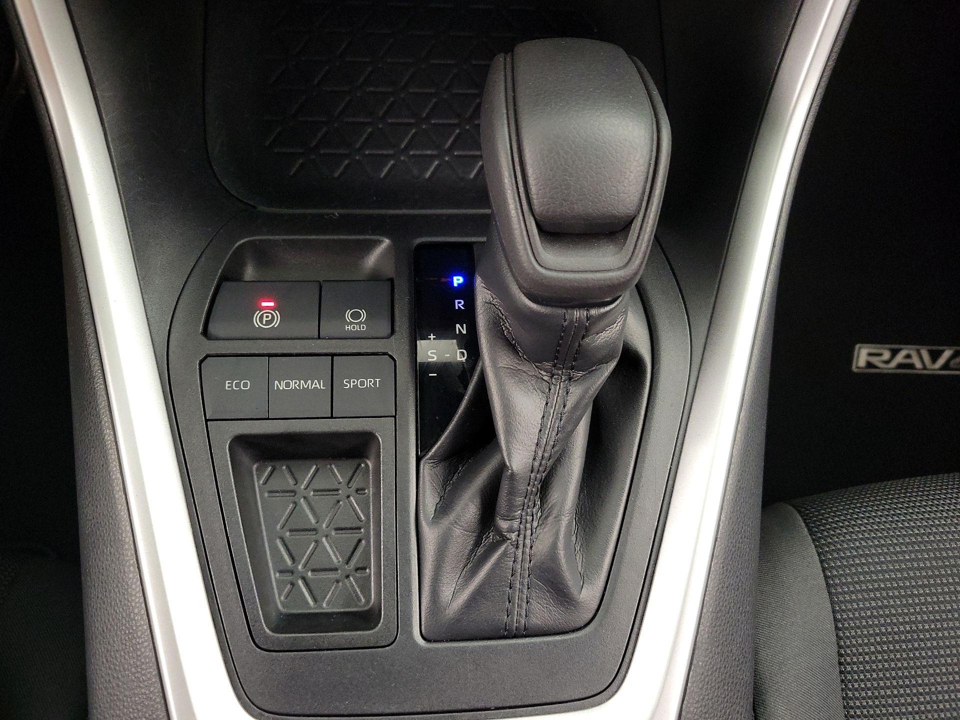Thumbnail: 2019 Toyota RAV4 - 18