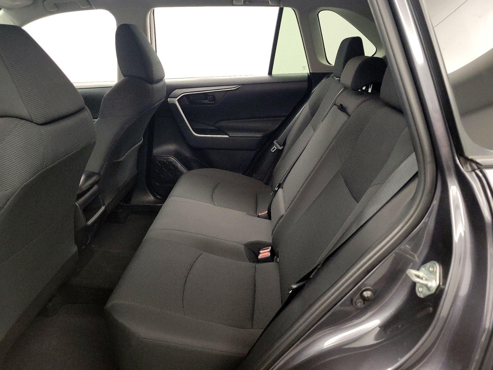 Thumbnail: 2019 Toyota RAV4 - 20