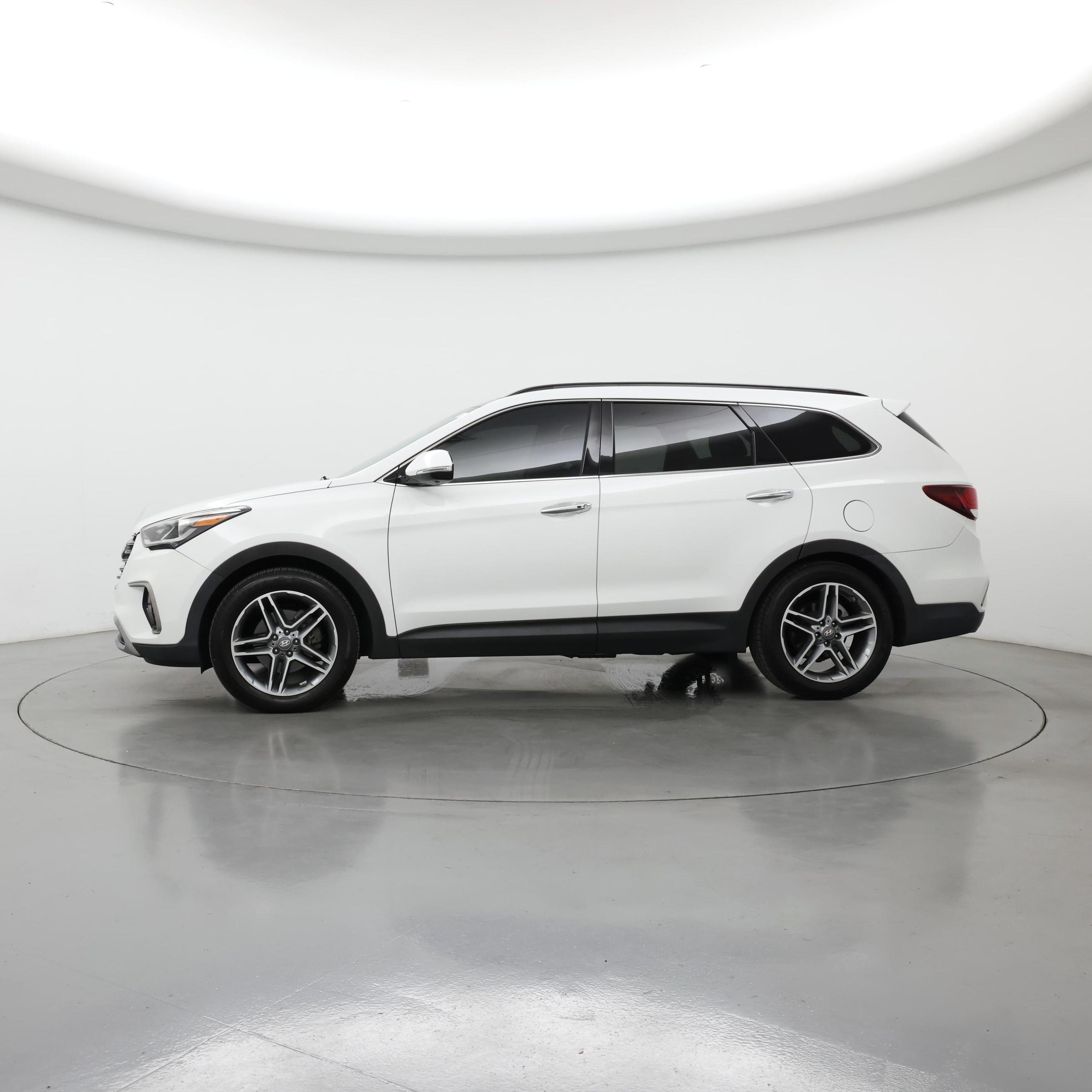 Thumbnail: 2017 Hyundai Santa Fe - 3